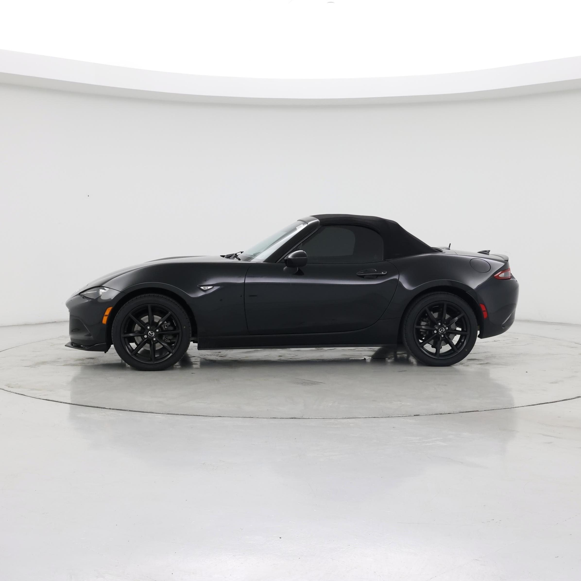 Thumbnail: 2020 Mazda MX-5 Miata - 3