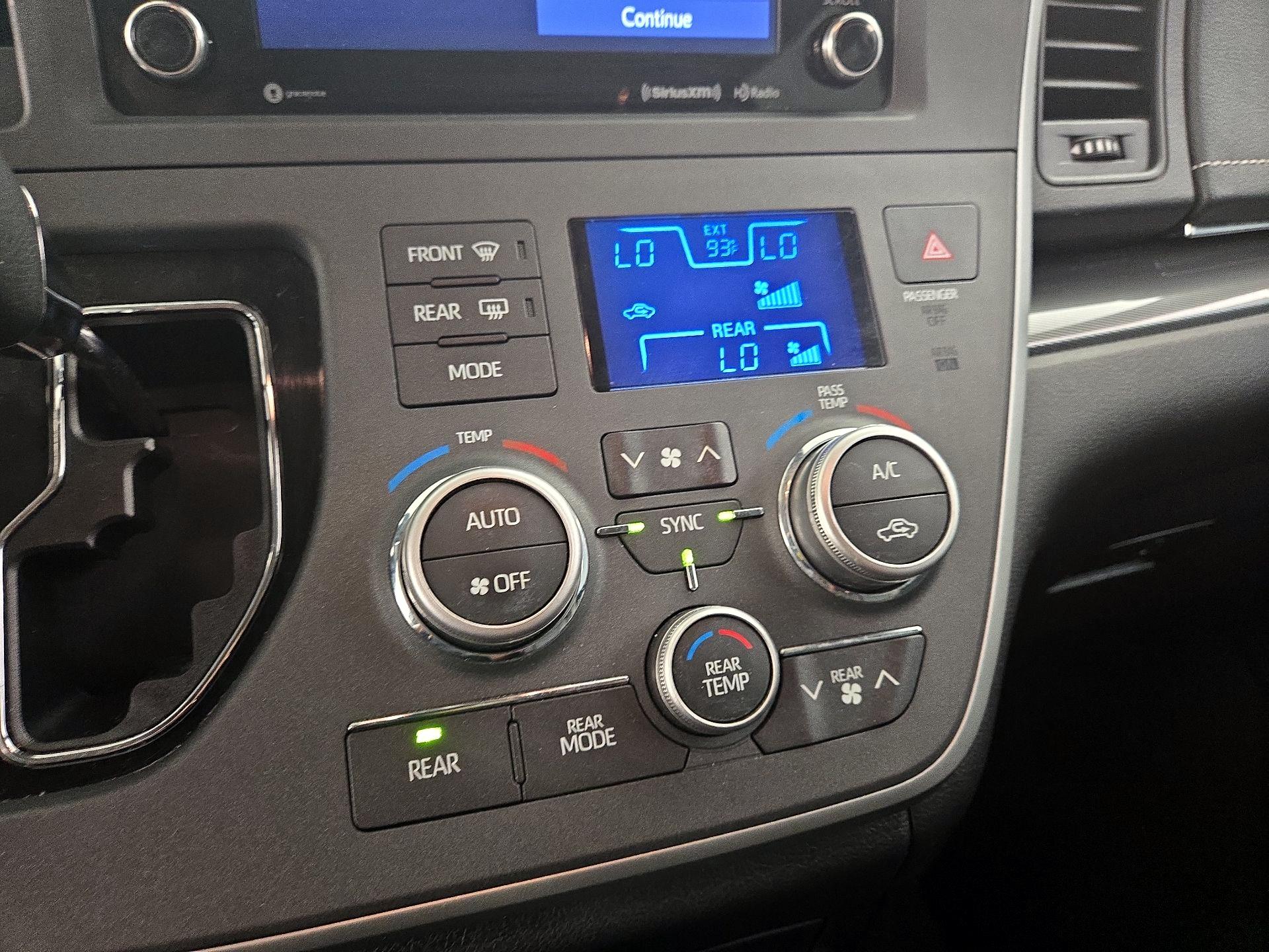 Thumbnail: 2020 Toyota Sienna - 15