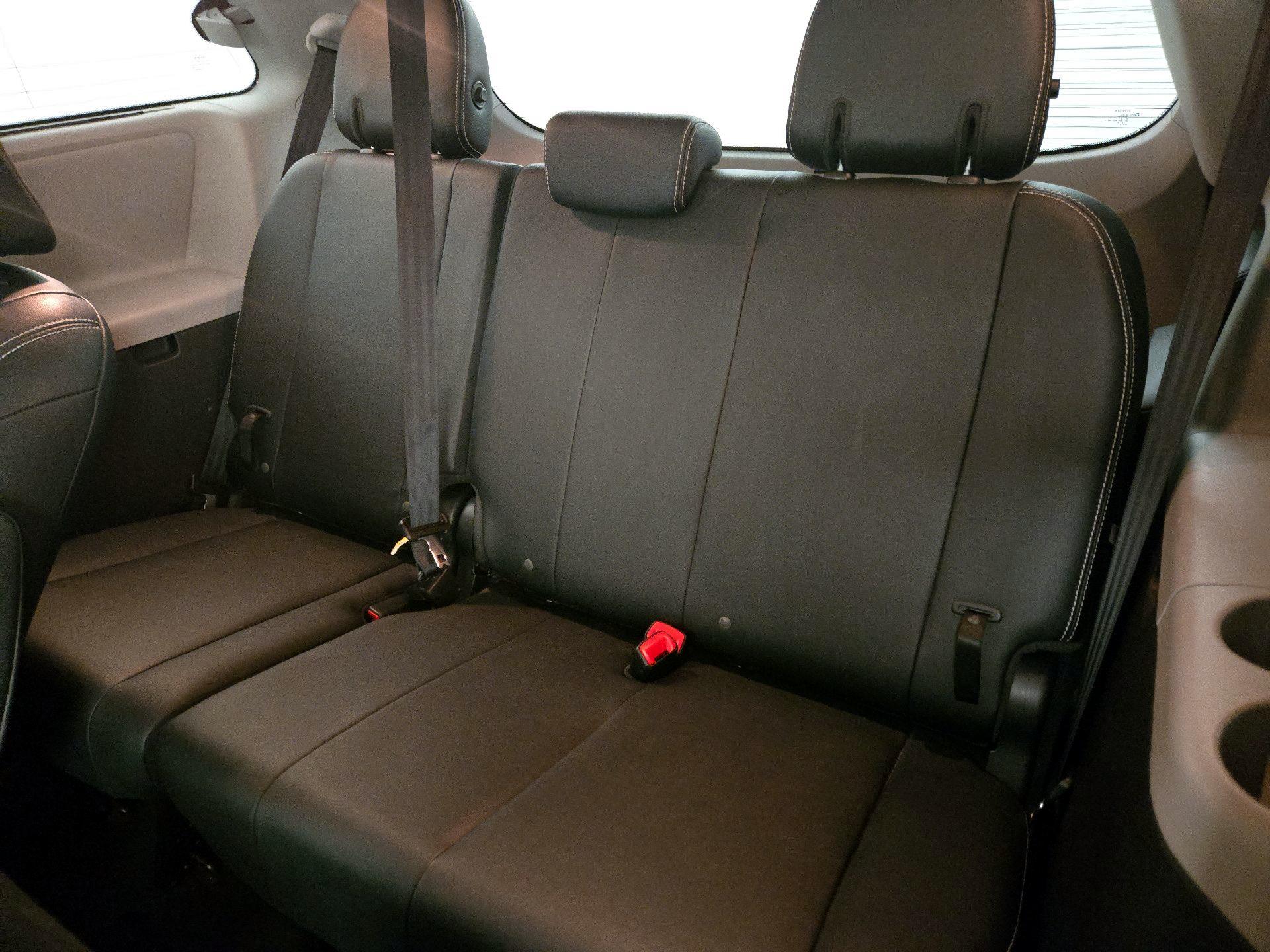 Thumbnail: 2020 Toyota Sienna - 19