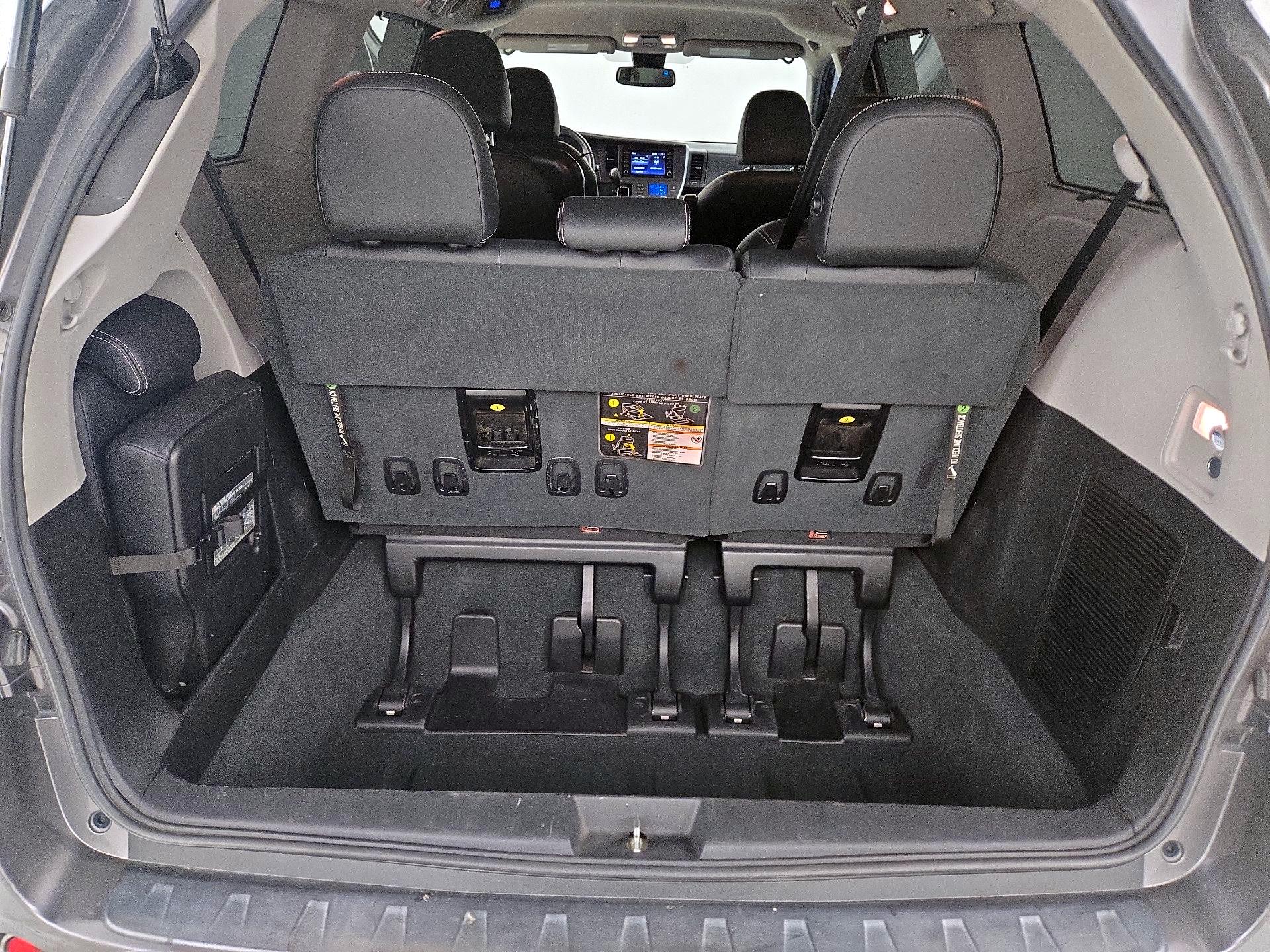 Thumbnail: 2020 Toyota Sienna - 20