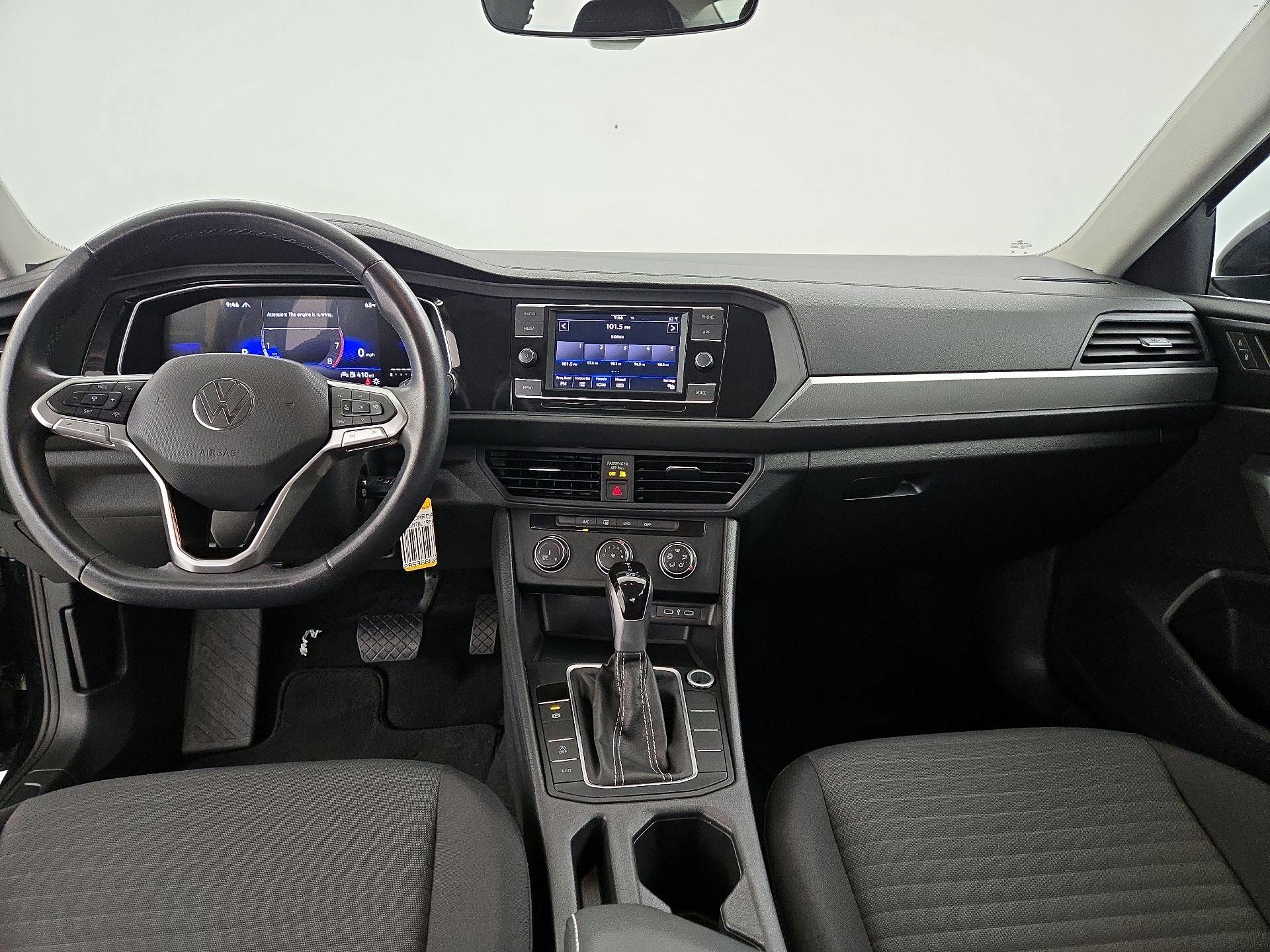 Thumbnail: 2024 Volkswagen Jetta - 9