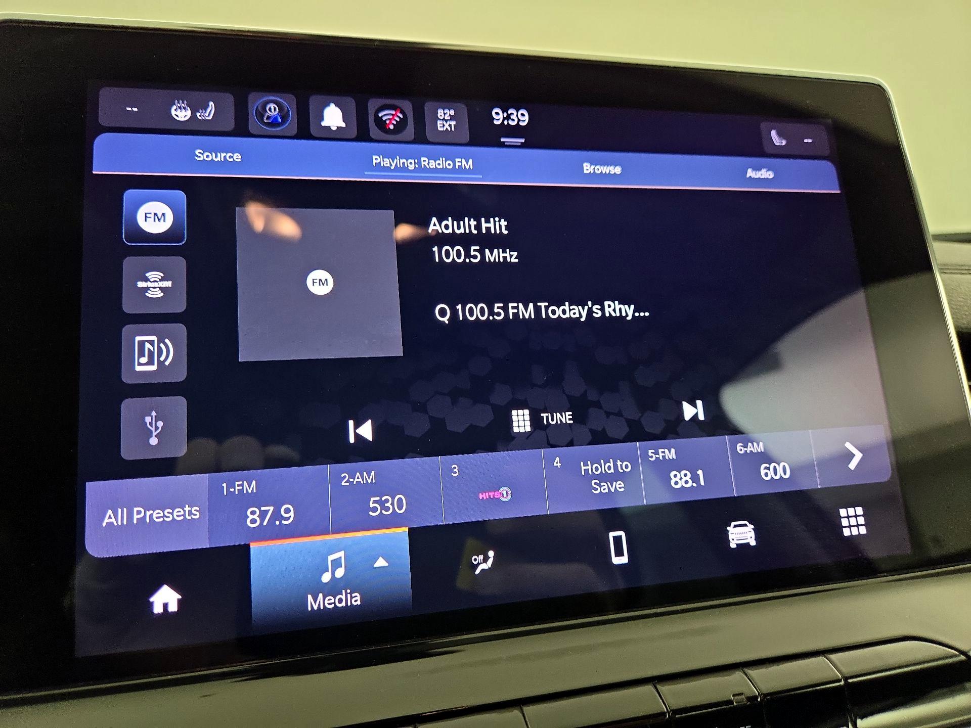 Thumbnail: 2022 Jeep Compass - 15