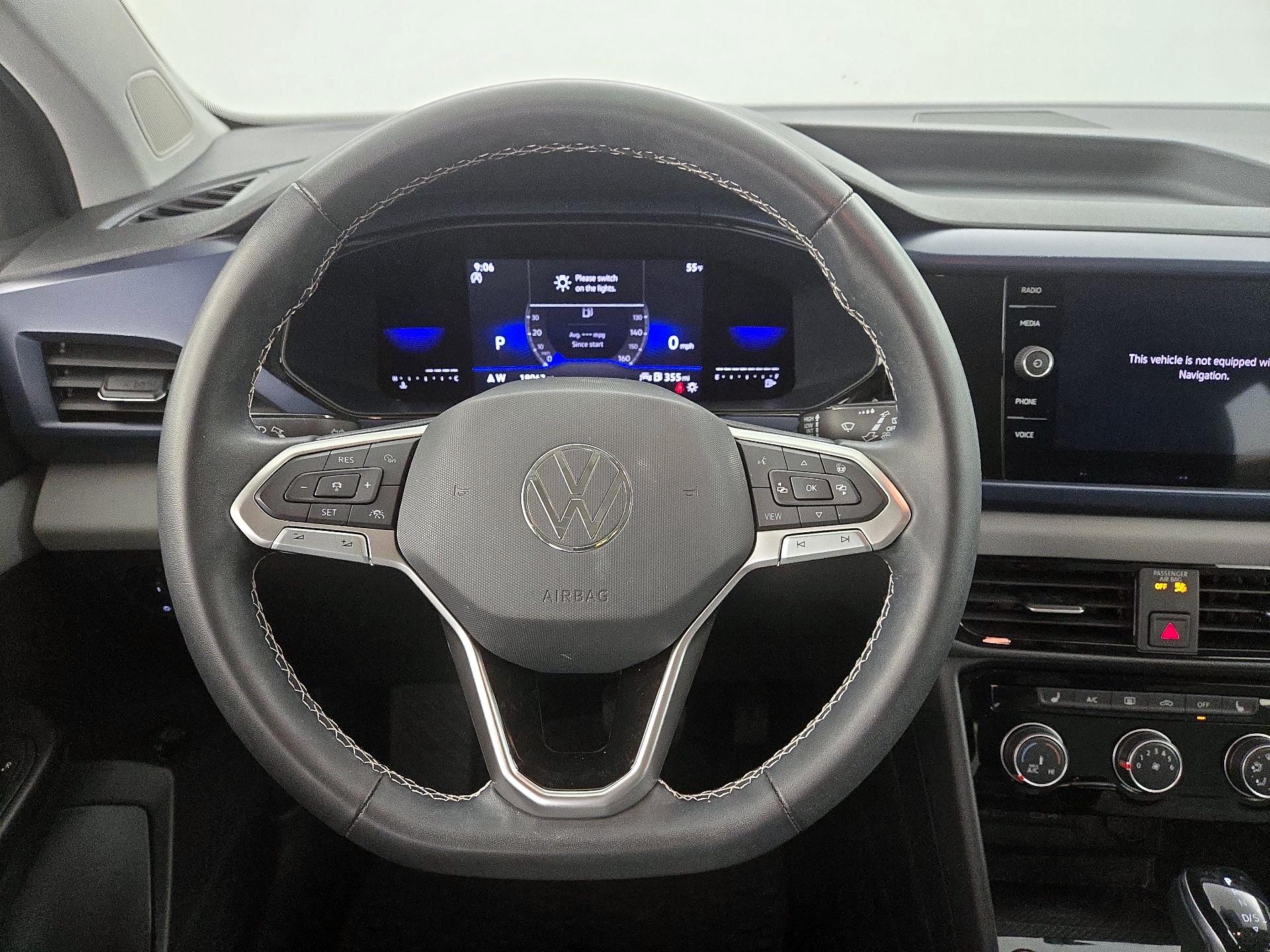 Thumbnail: 2023 Volkswagen Taos - 10