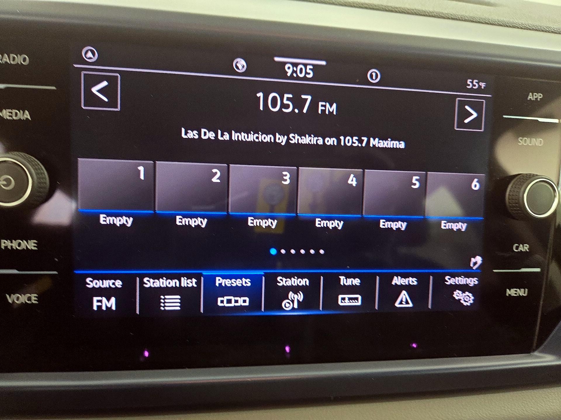 Thumbnail: 2023 Volkswagen Taos - 15