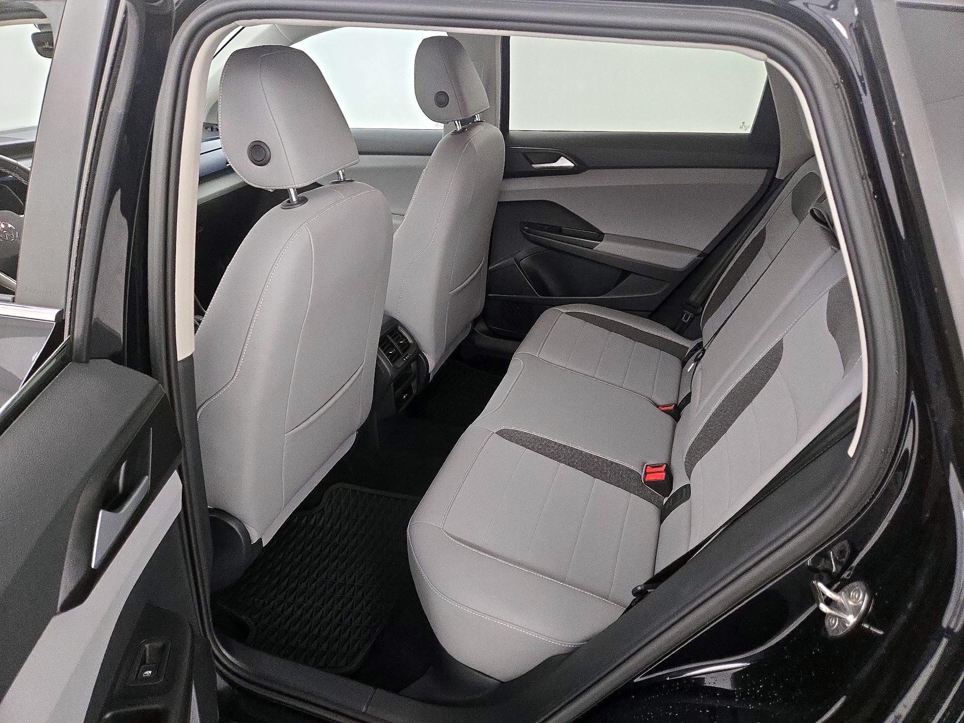 Thumbnail: 2023 Volkswagen Taos - 19