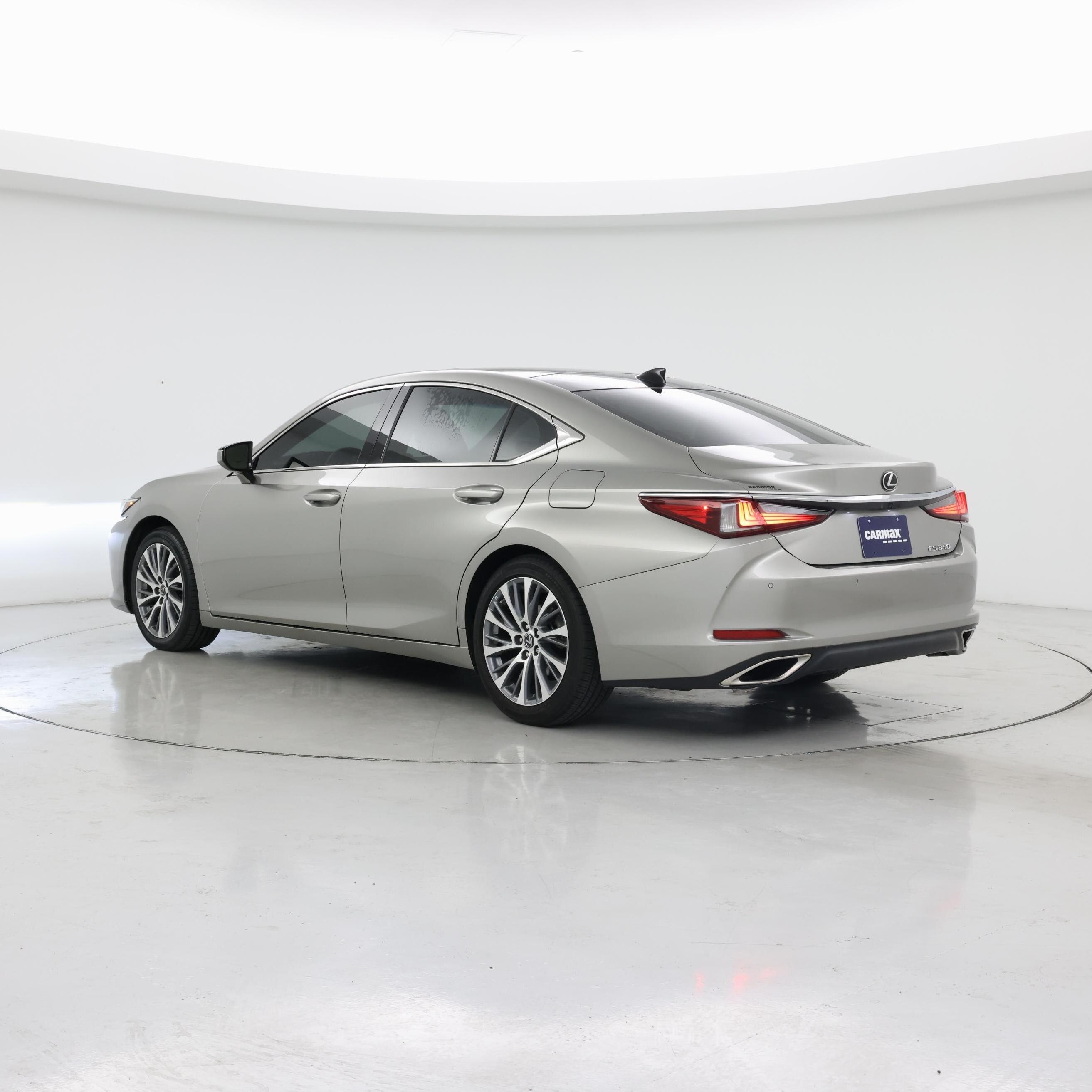 Thumbnail: 2021 Lexus ES - 2