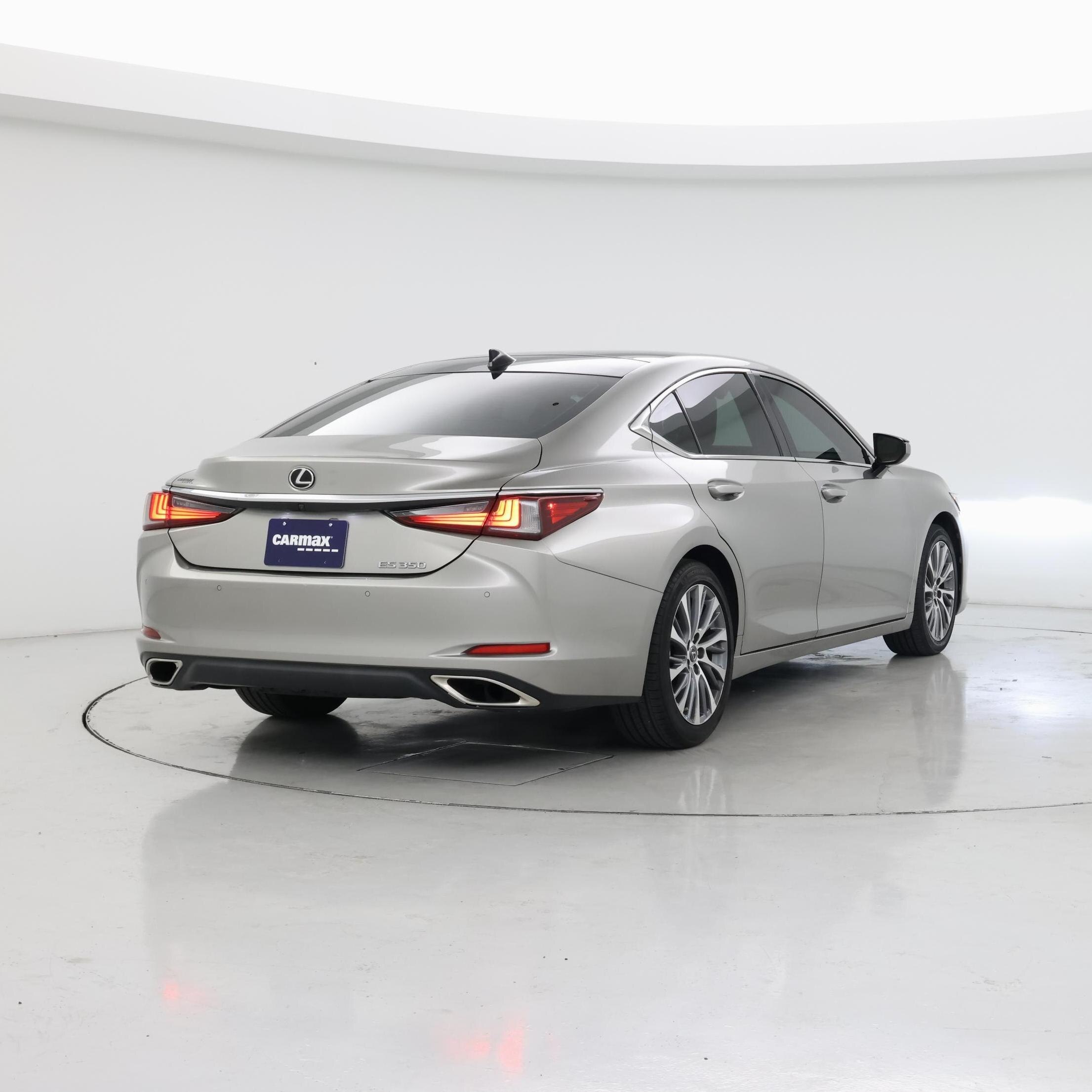 Thumbnail: 2021 Lexus ES - 8