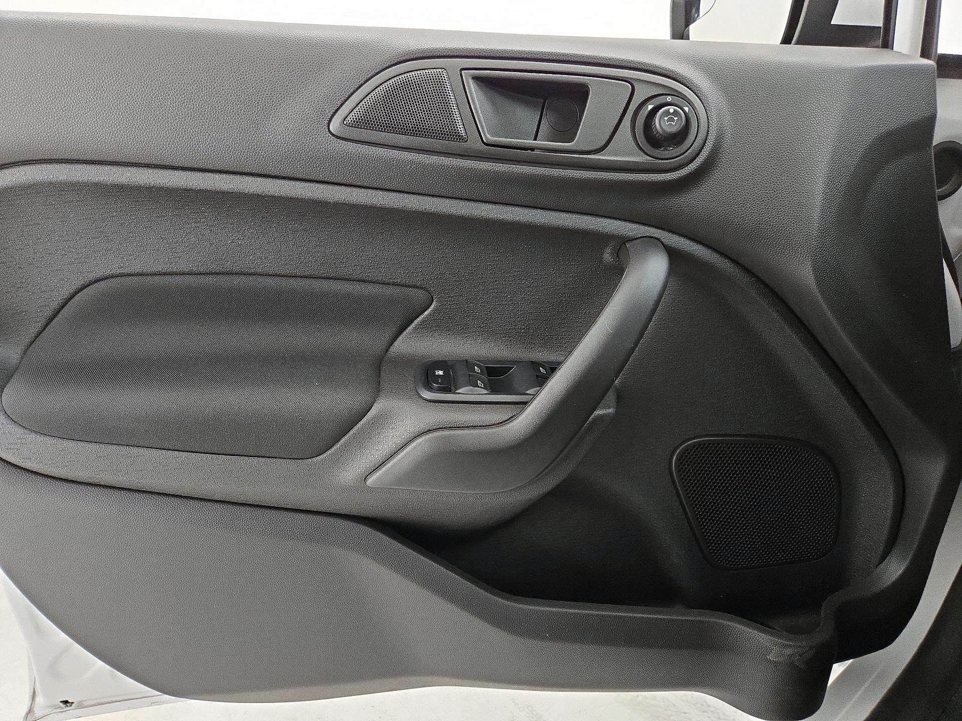 Thumbnail: 2018 Ford Fiesta - 12