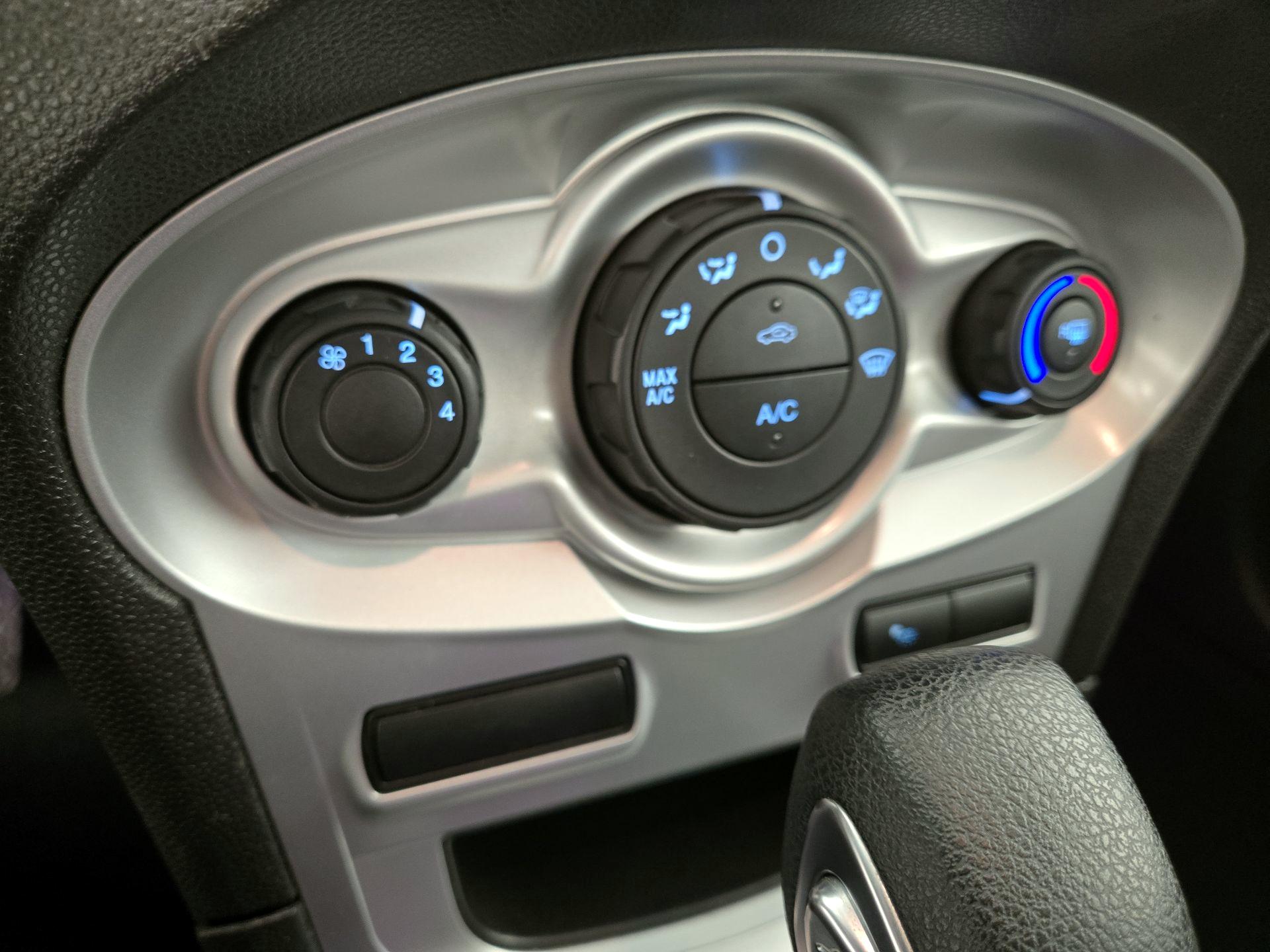 Thumbnail: 2018 Ford Fiesta - 16