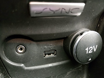 USB/AUX Ports