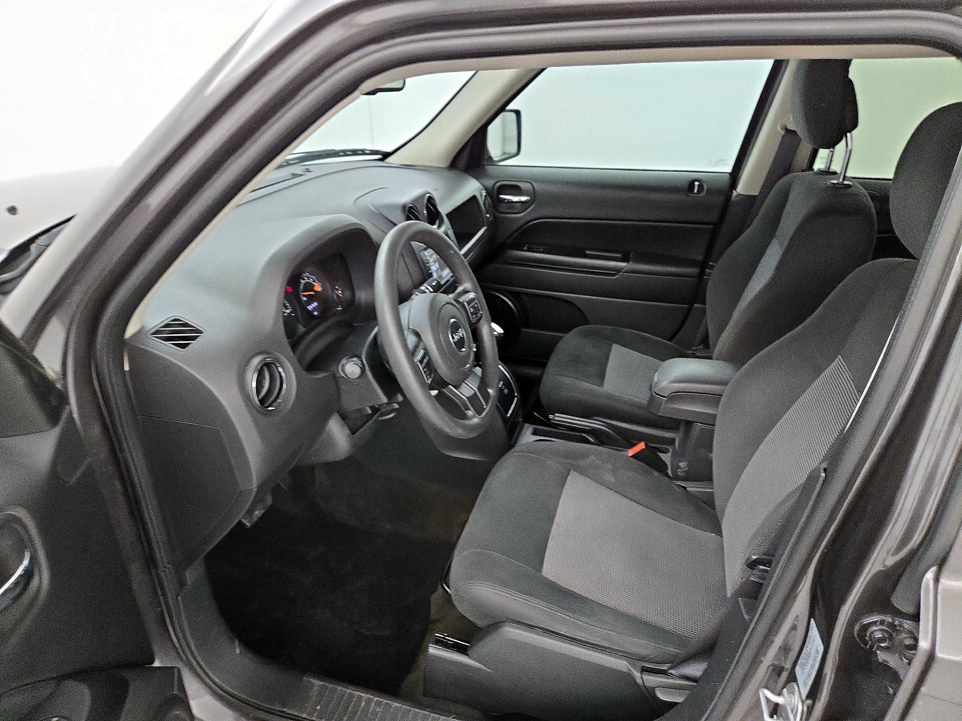 Thumbnail: 2017 Jeep Patriot - 11