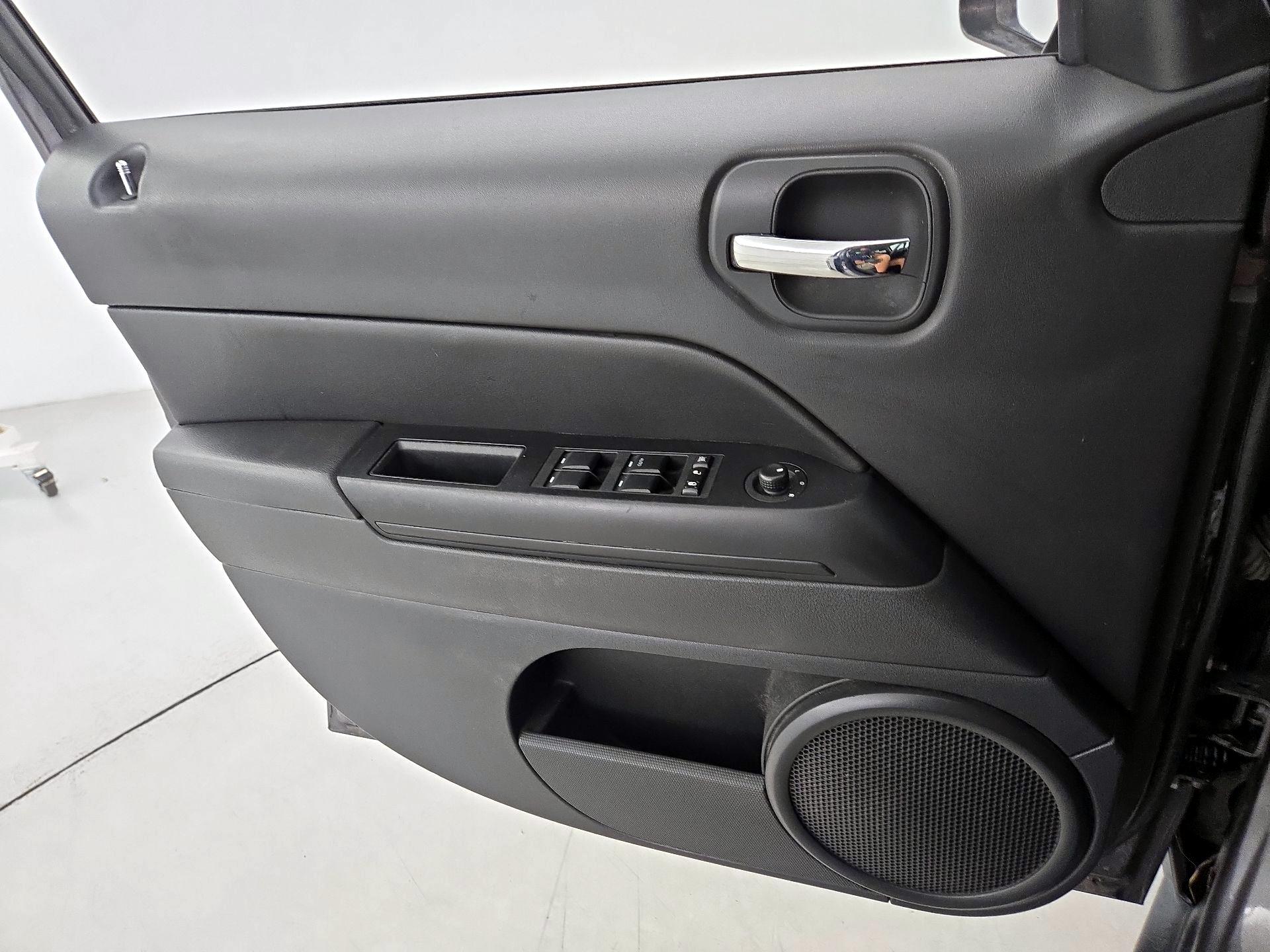 Thumbnail: 2017 Jeep Patriot - 12