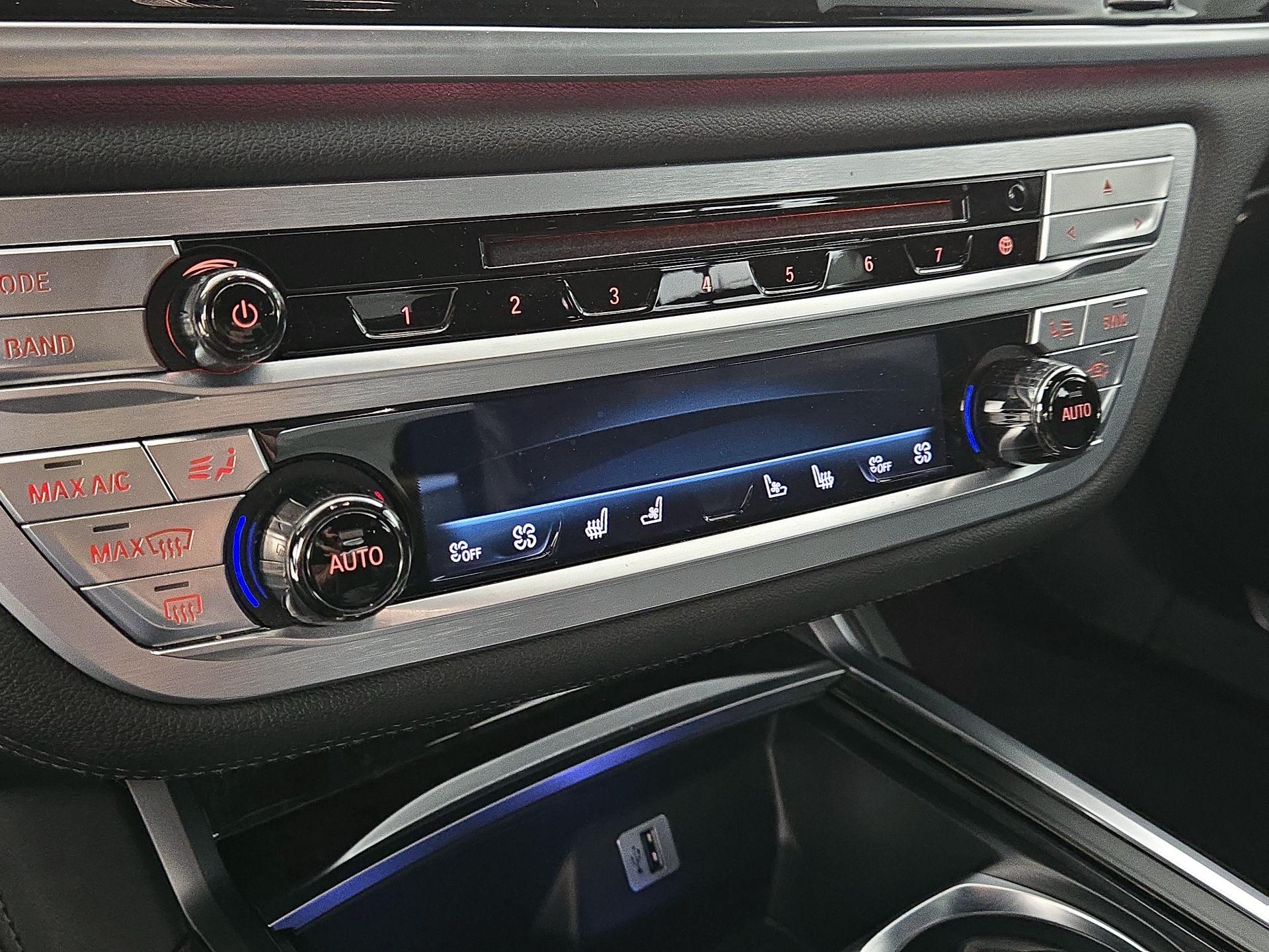 Thumbnail: 2017 BMW 7 Series - 17