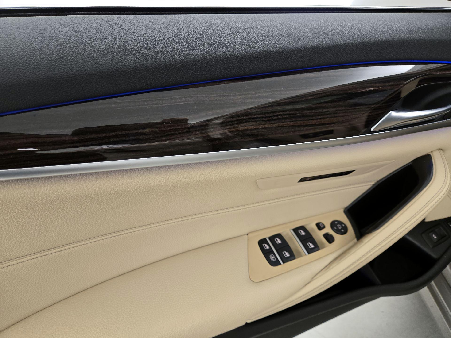 Thumbnail: 2018 BMW 5 Series - 12