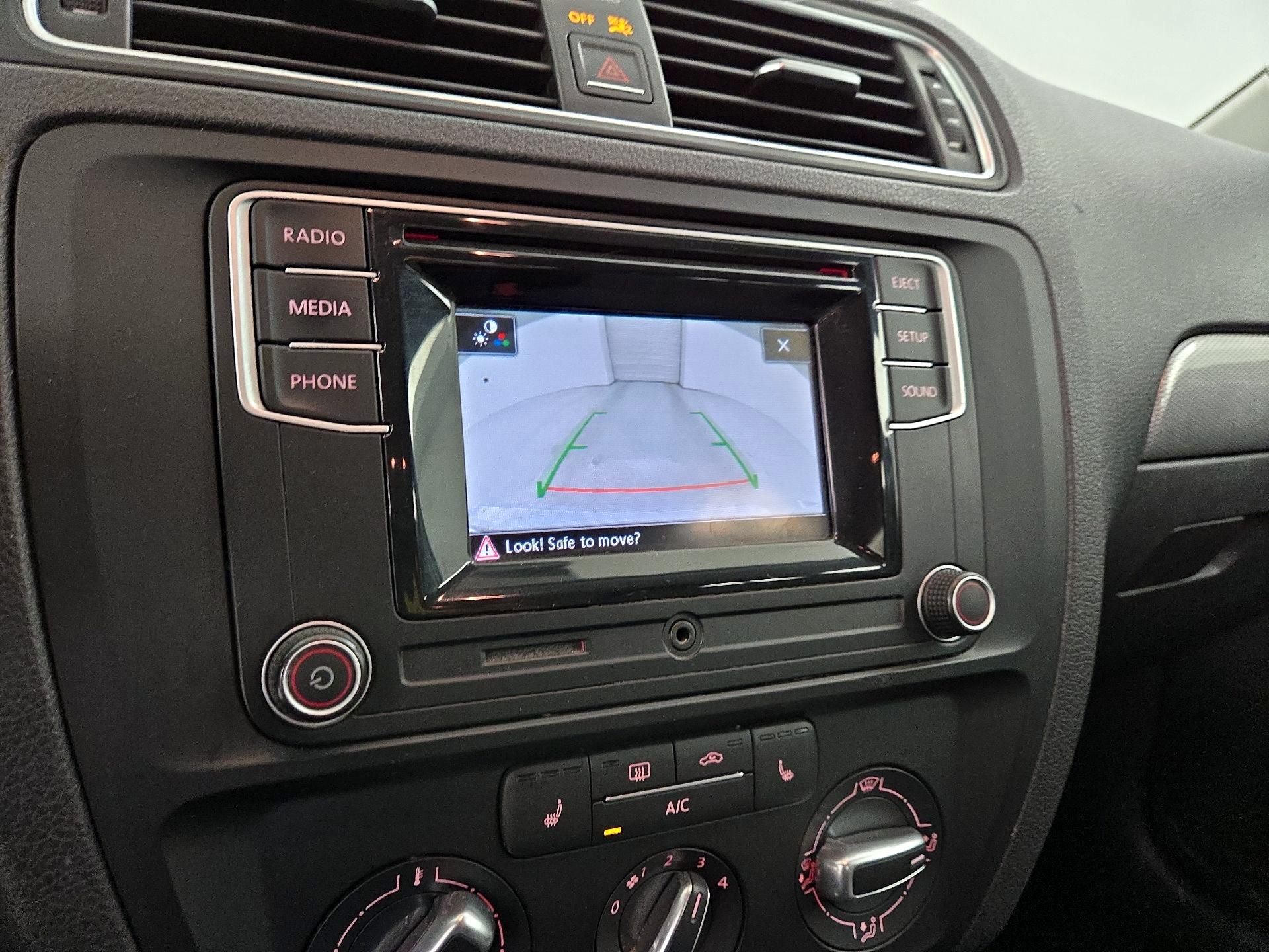 Thumbnail: 2017 Volkswagen Jetta - 14