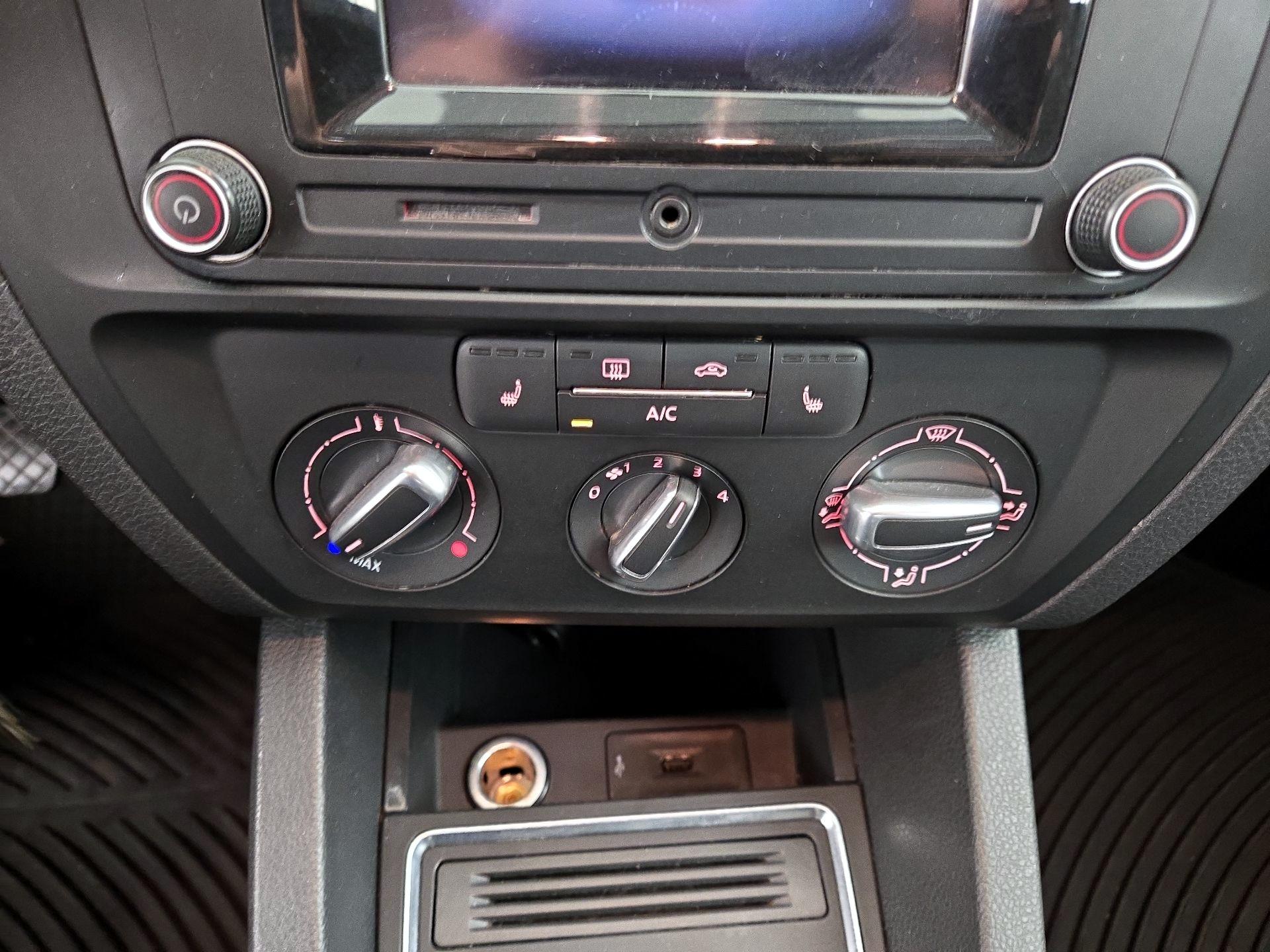 Thumbnail: 2017 Volkswagen Jetta - 16