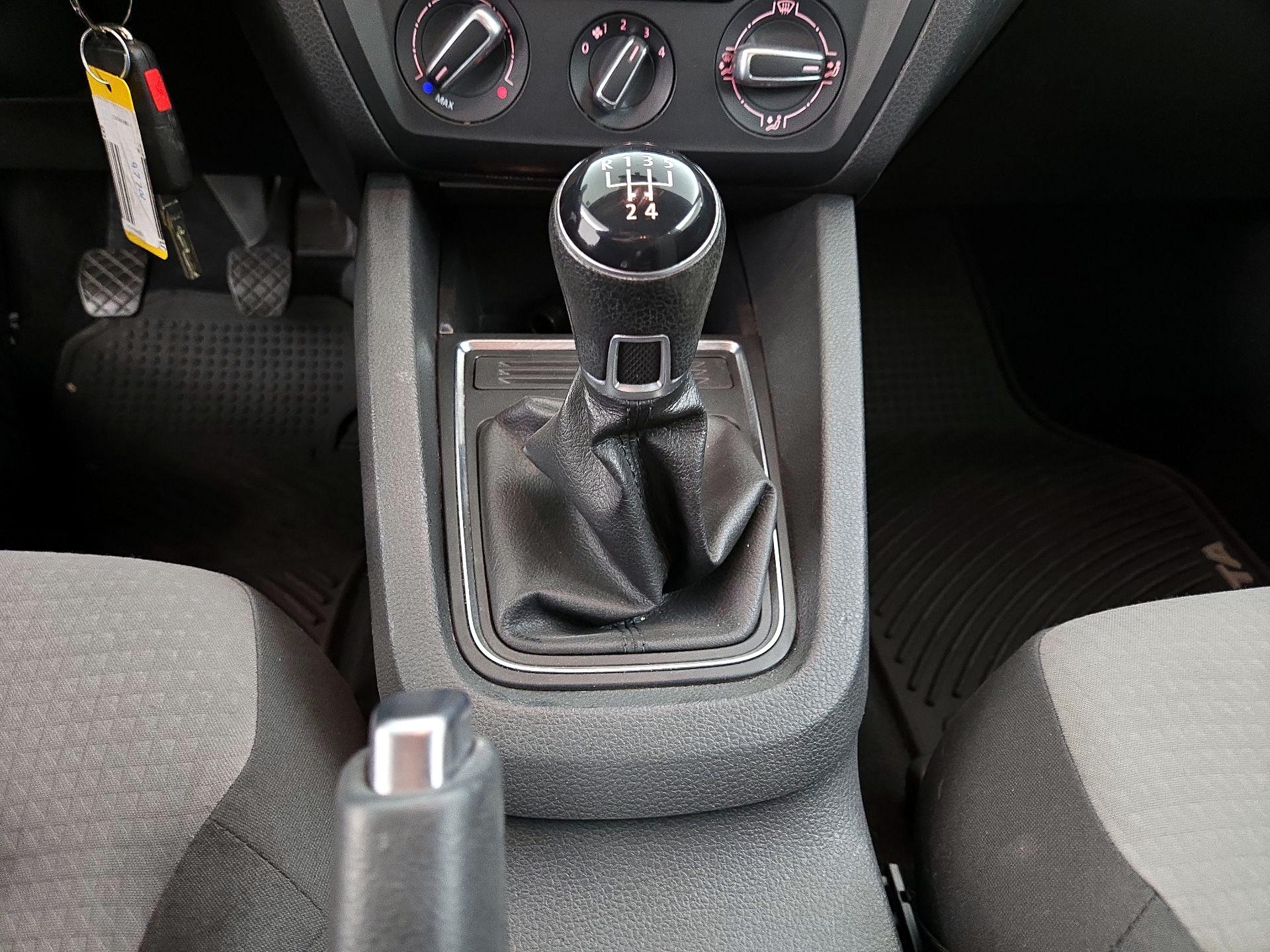 Thumbnail: 2017 Volkswagen Jetta - 17