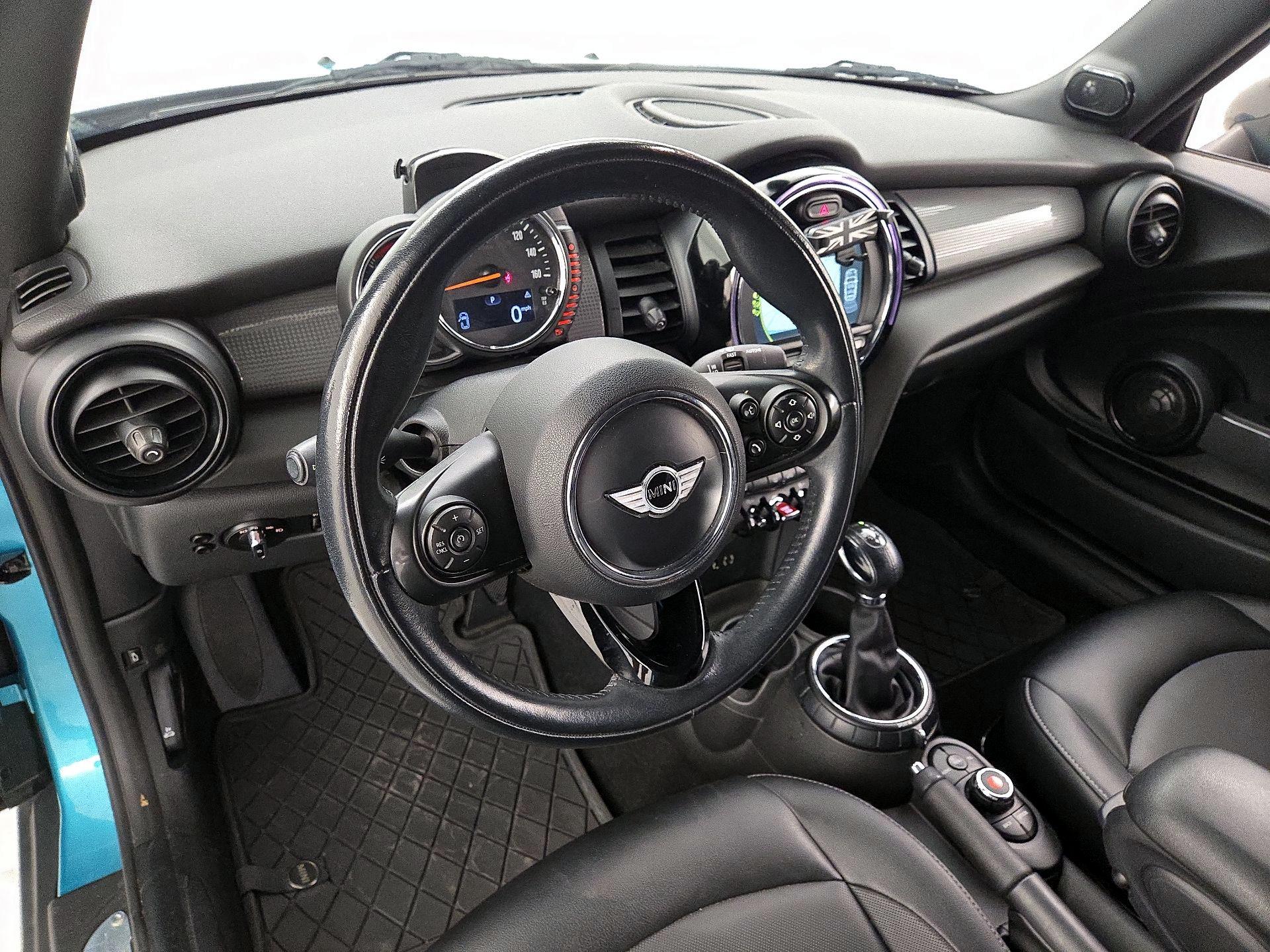 Thumbnail: 2017 MINI Cooper - 9