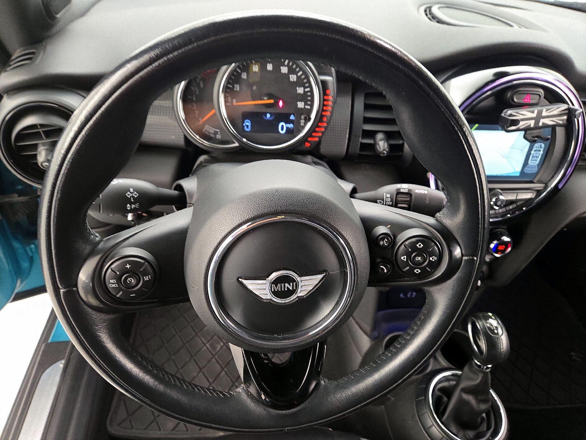 Thumbnail: 2017 MINI Cooper - 10