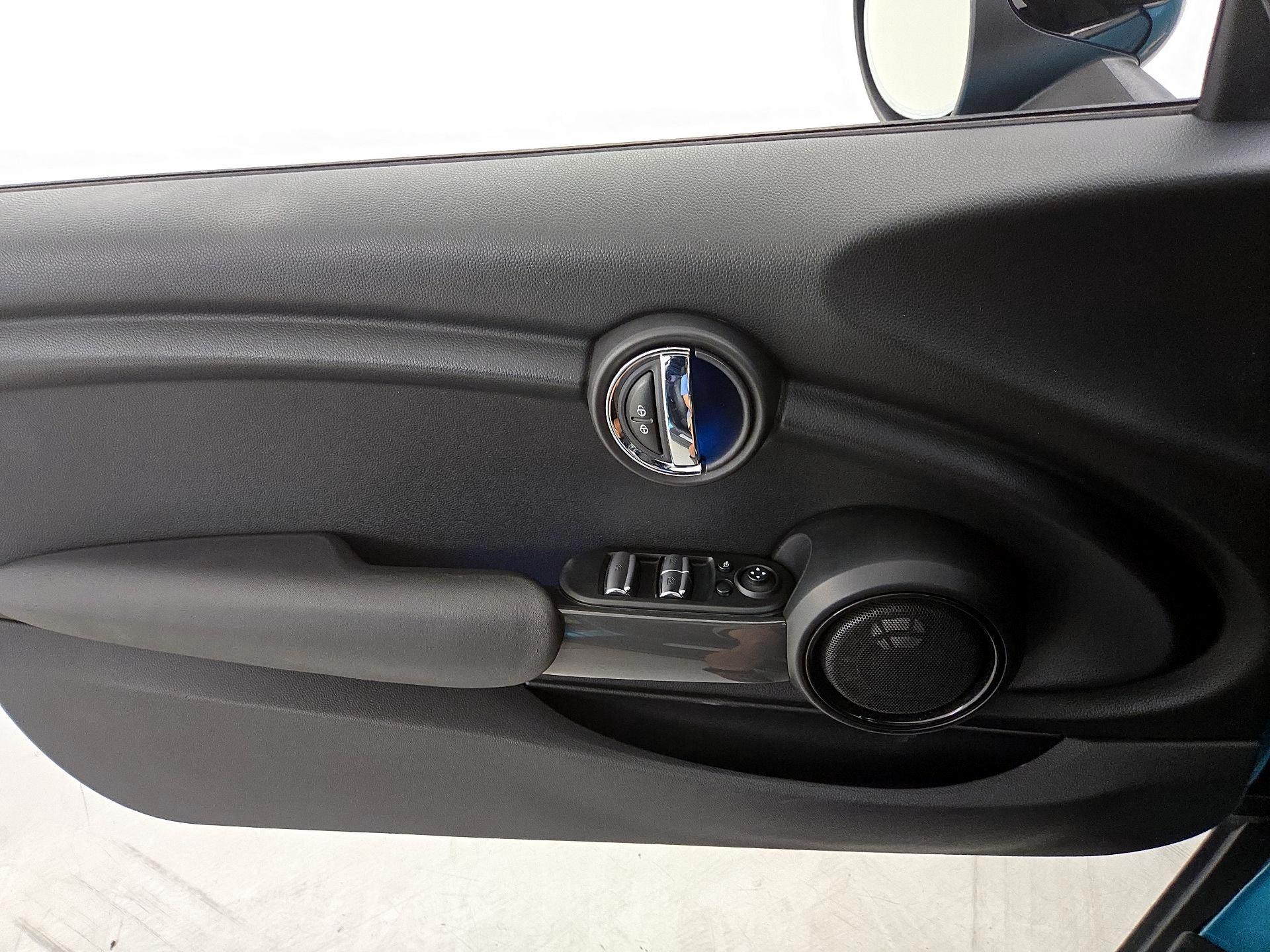 Thumbnail: 2017 MINI Cooper - 12