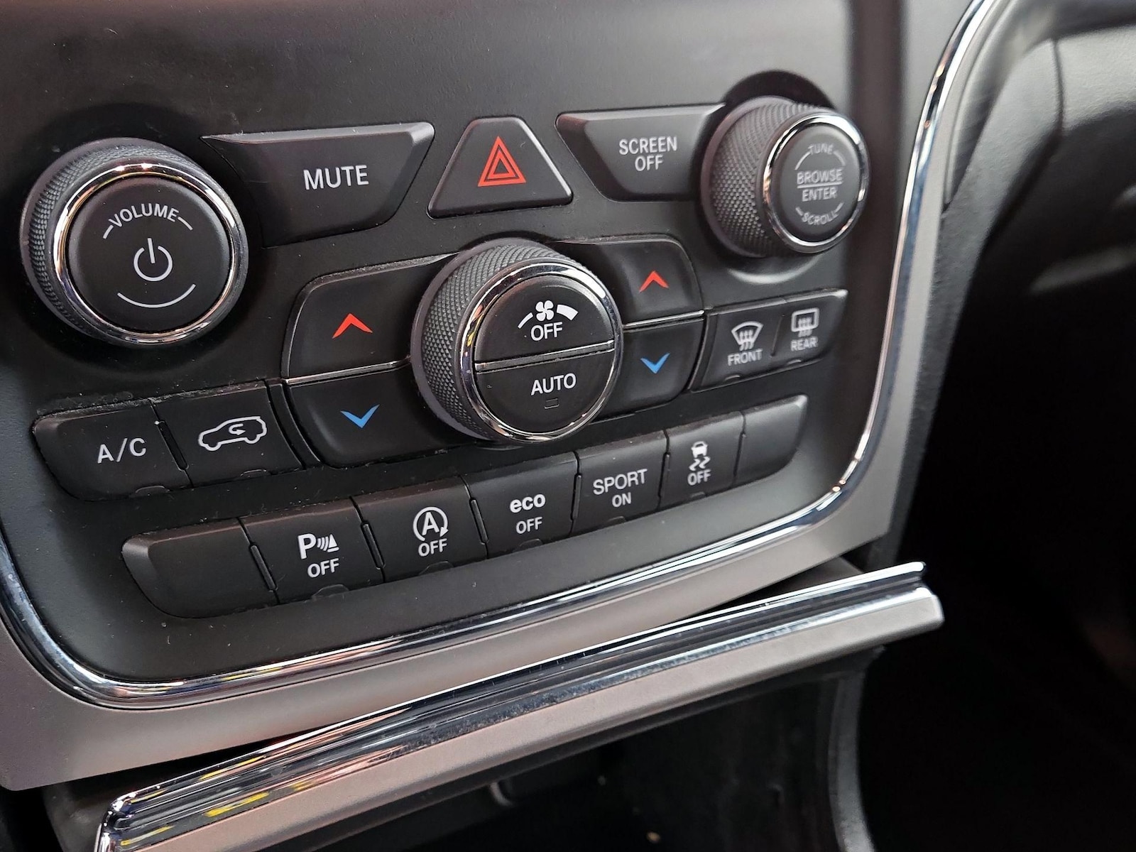 2019 Jeep Grand Cherokee Laredo E - Photo 17