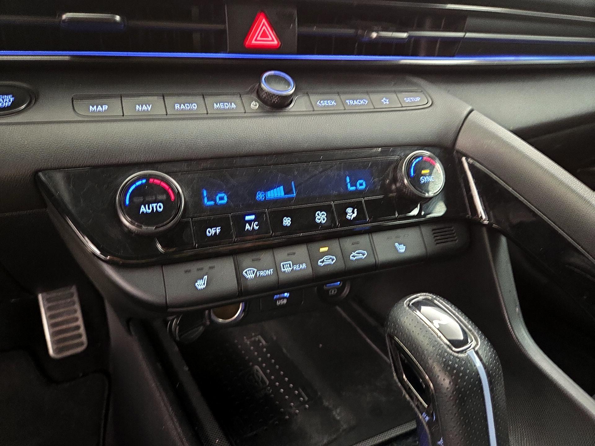 Thumbnail: 2022 Hyundai Elantra - 17