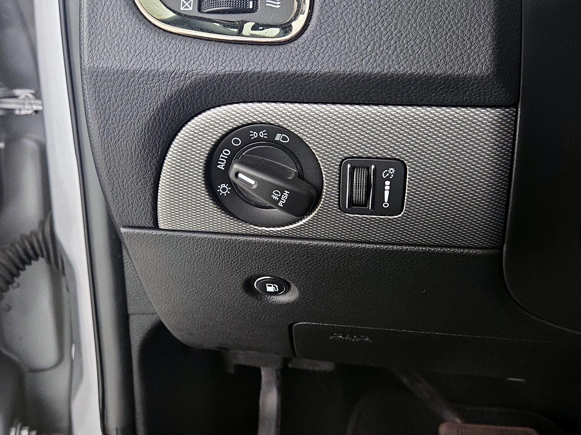 Thumbnail: 2020 Dodge Durango - 13