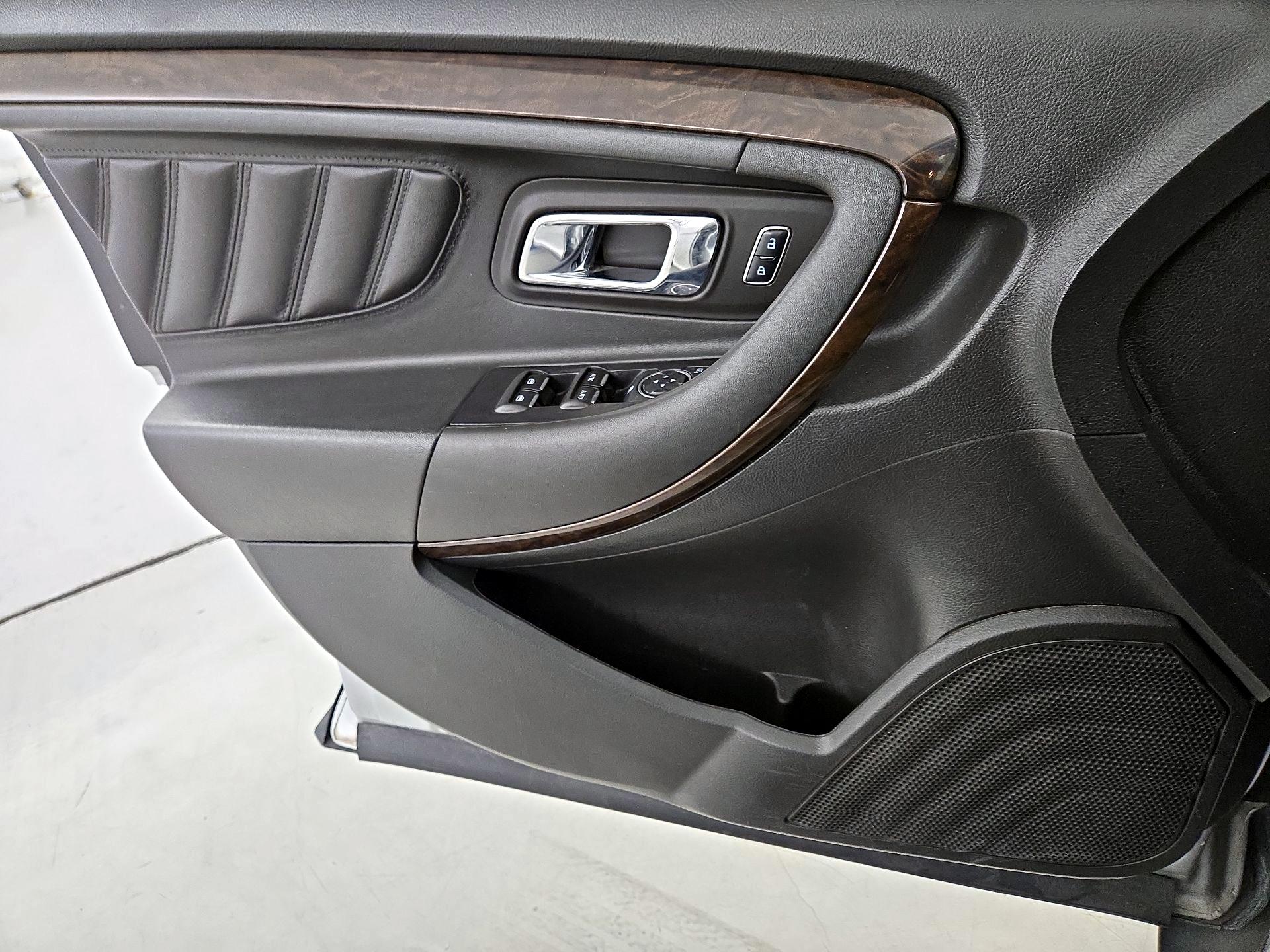 Thumbnail: 2018 Ford Taurus - 12