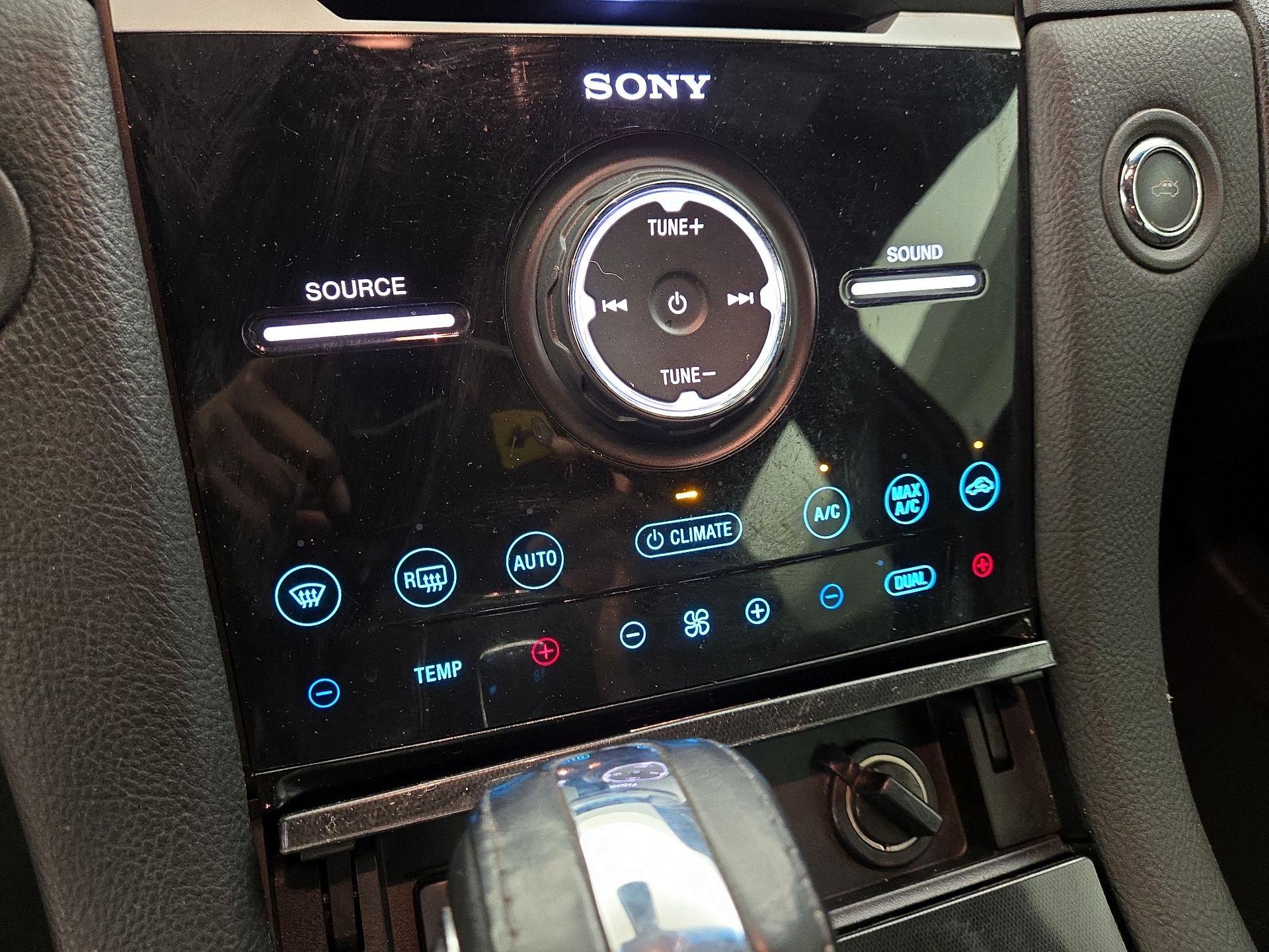 Thumbnail: 2018 Ford Taurus - 15