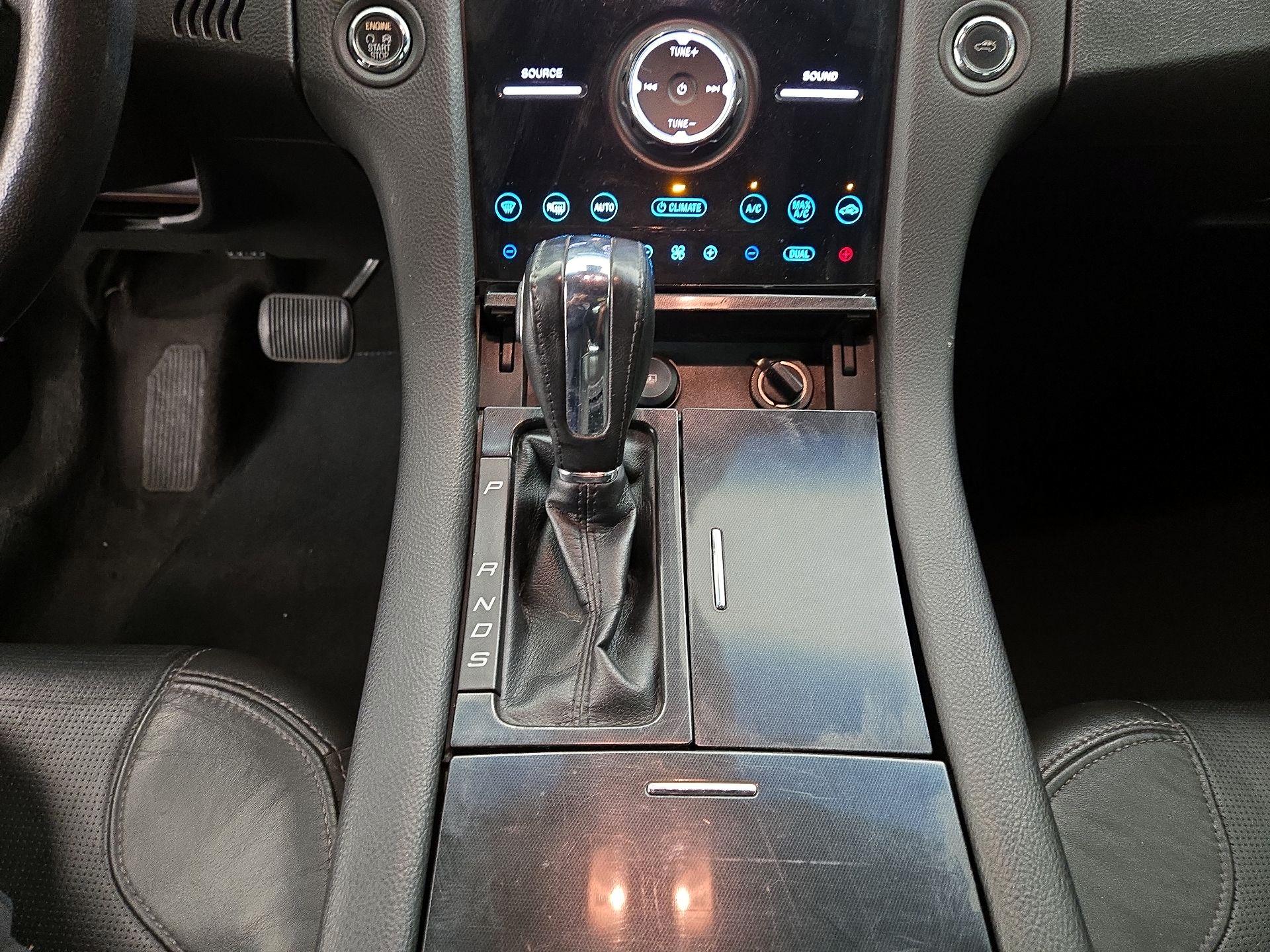 Thumbnail: 2018 Ford Taurus - 16