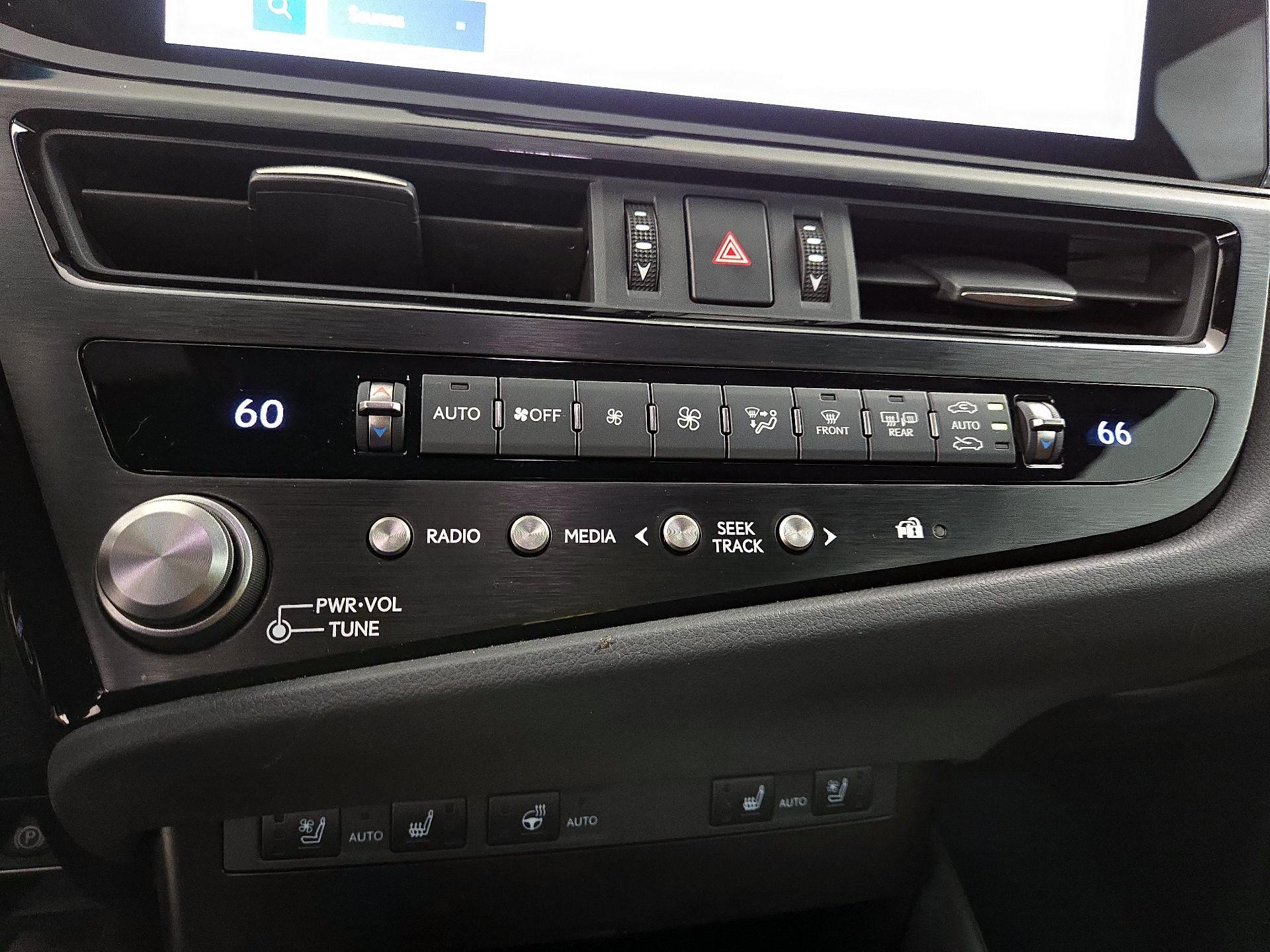 Thumbnail: 2024 Lexus ES - 17