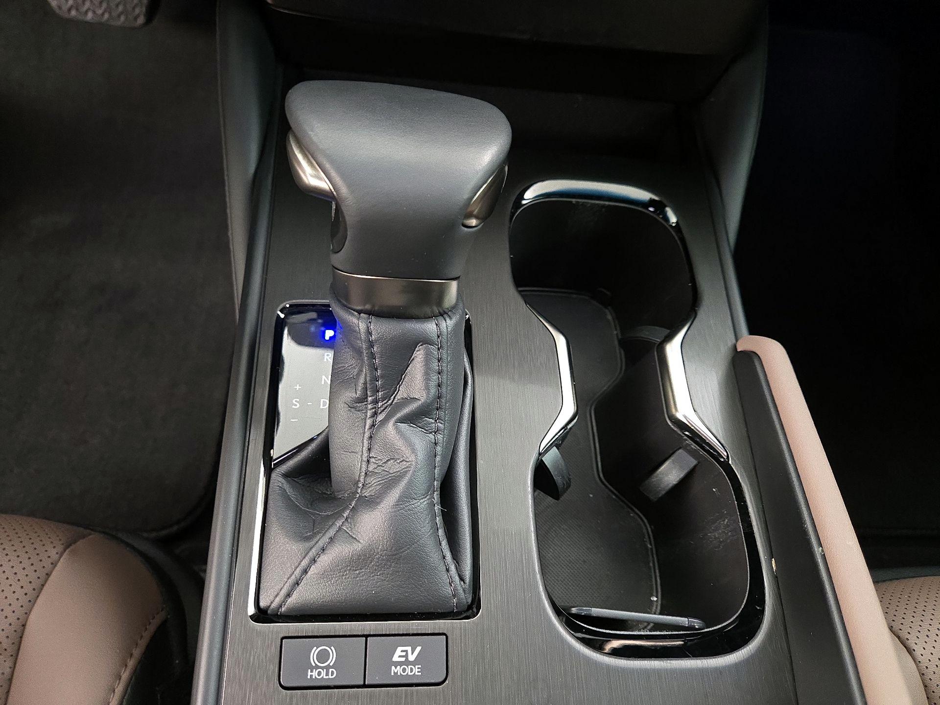 Thumbnail: 2024 Lexus ES - 18