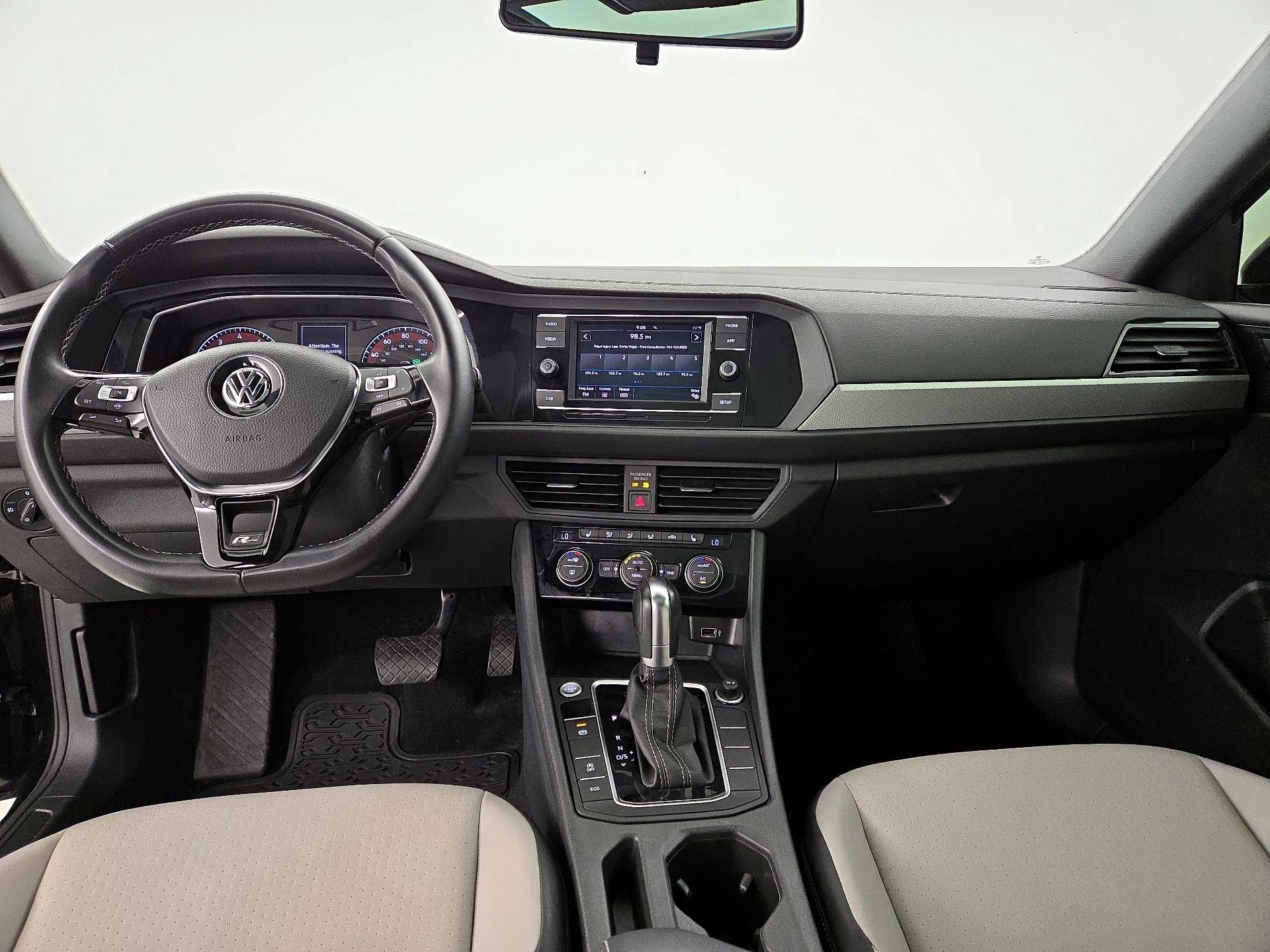 Thumbnail: 2019 Volkswagen Jetta - 9