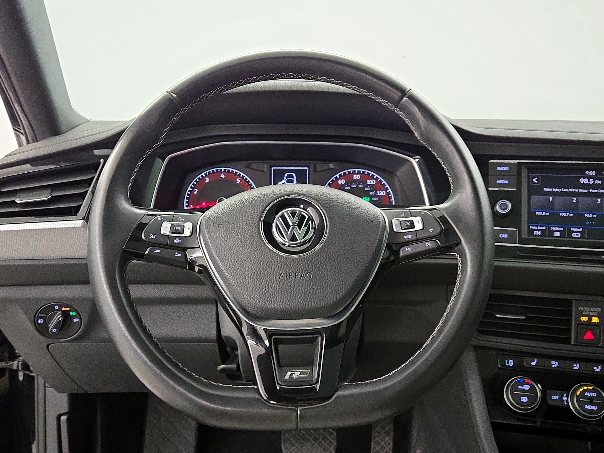 Thumbnail: 2019 Volkswagen Jetta - 10
