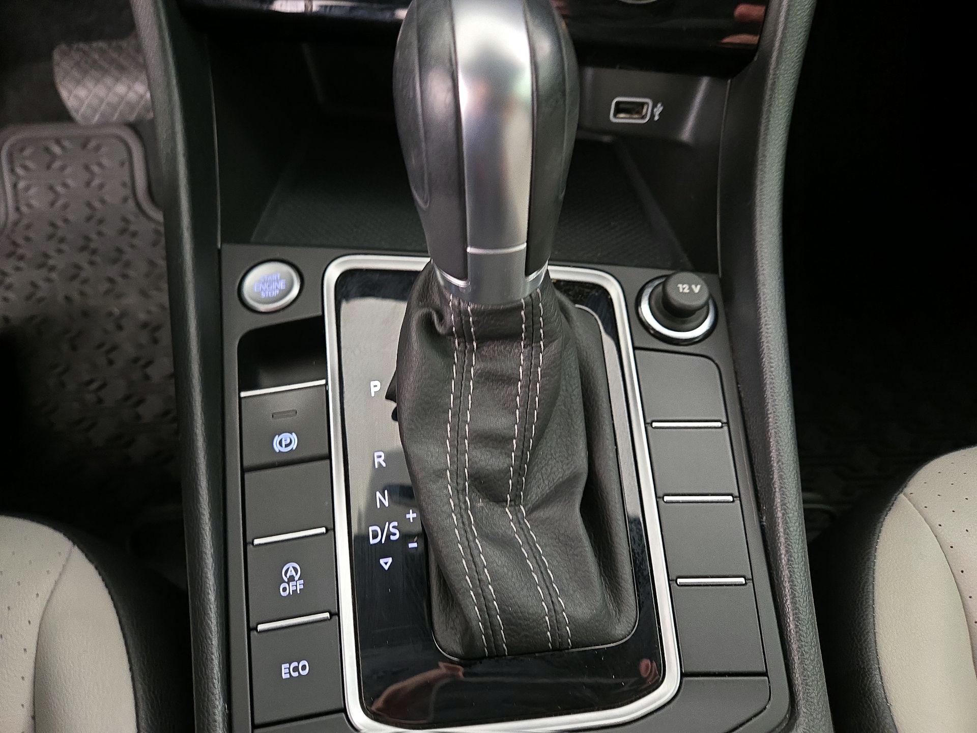 Thumbnail: 2019 Volkswagen Jetta - 17