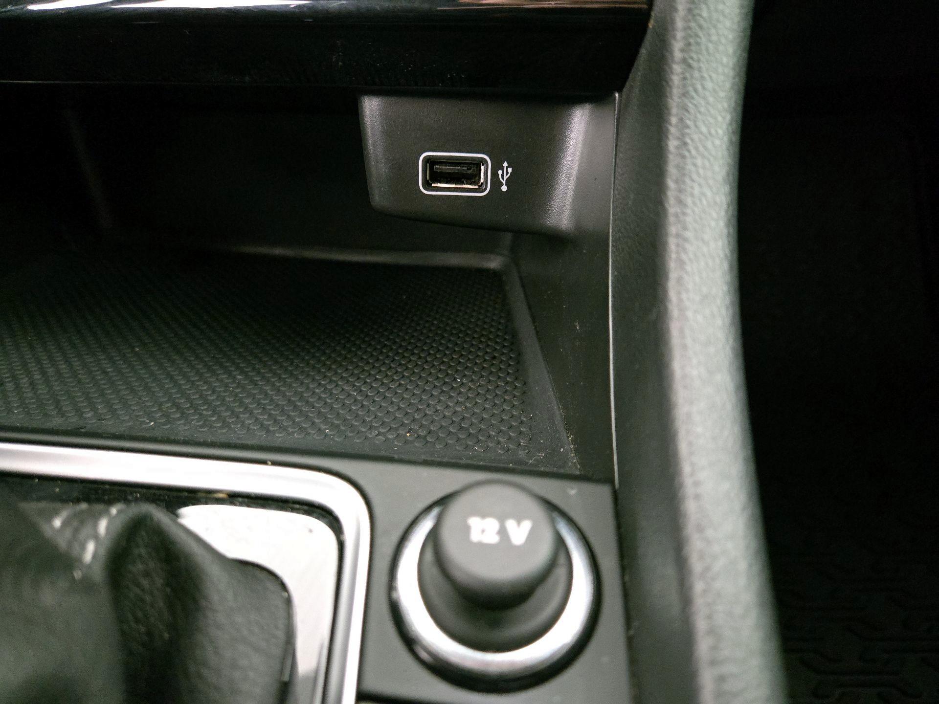 Thumbnail: 2019 Volkswagen Jetta - 18