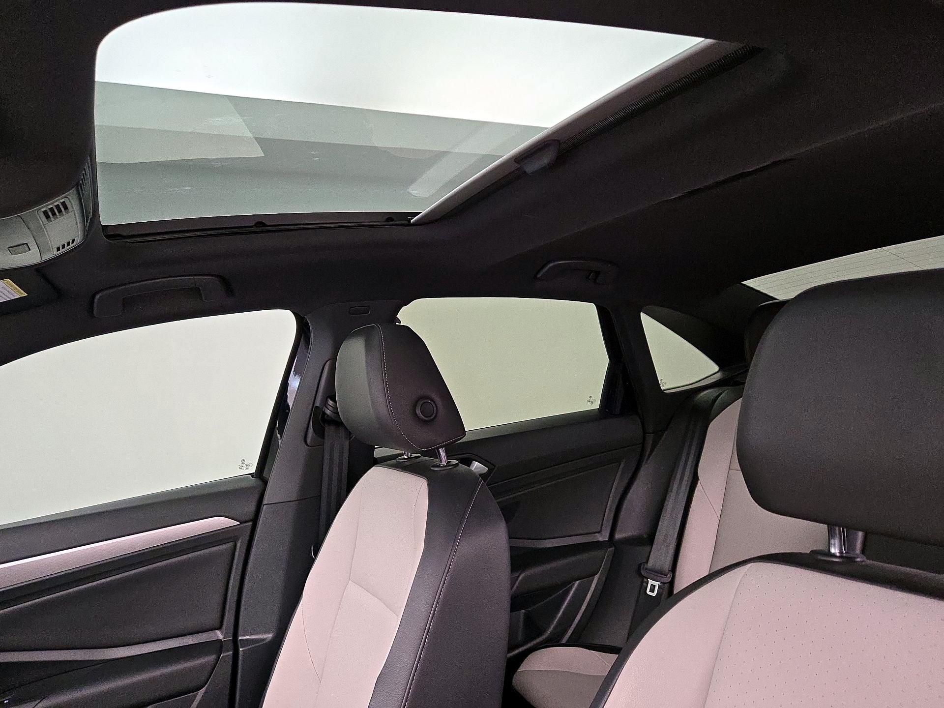 Thumbnail: 2019 Volkswagen Jetta - 19