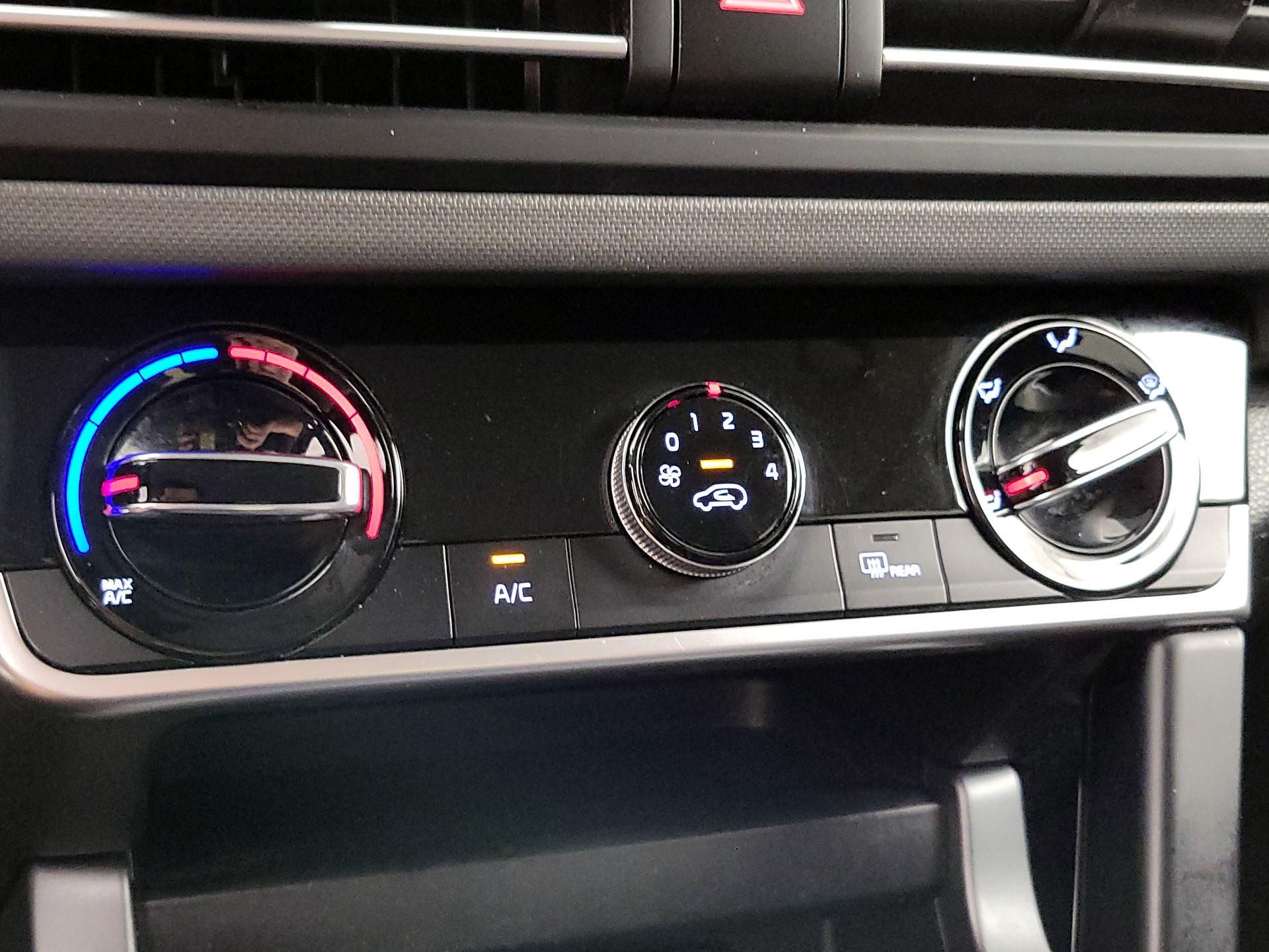 Thumbnail: 2021 Kia Seltos - 16