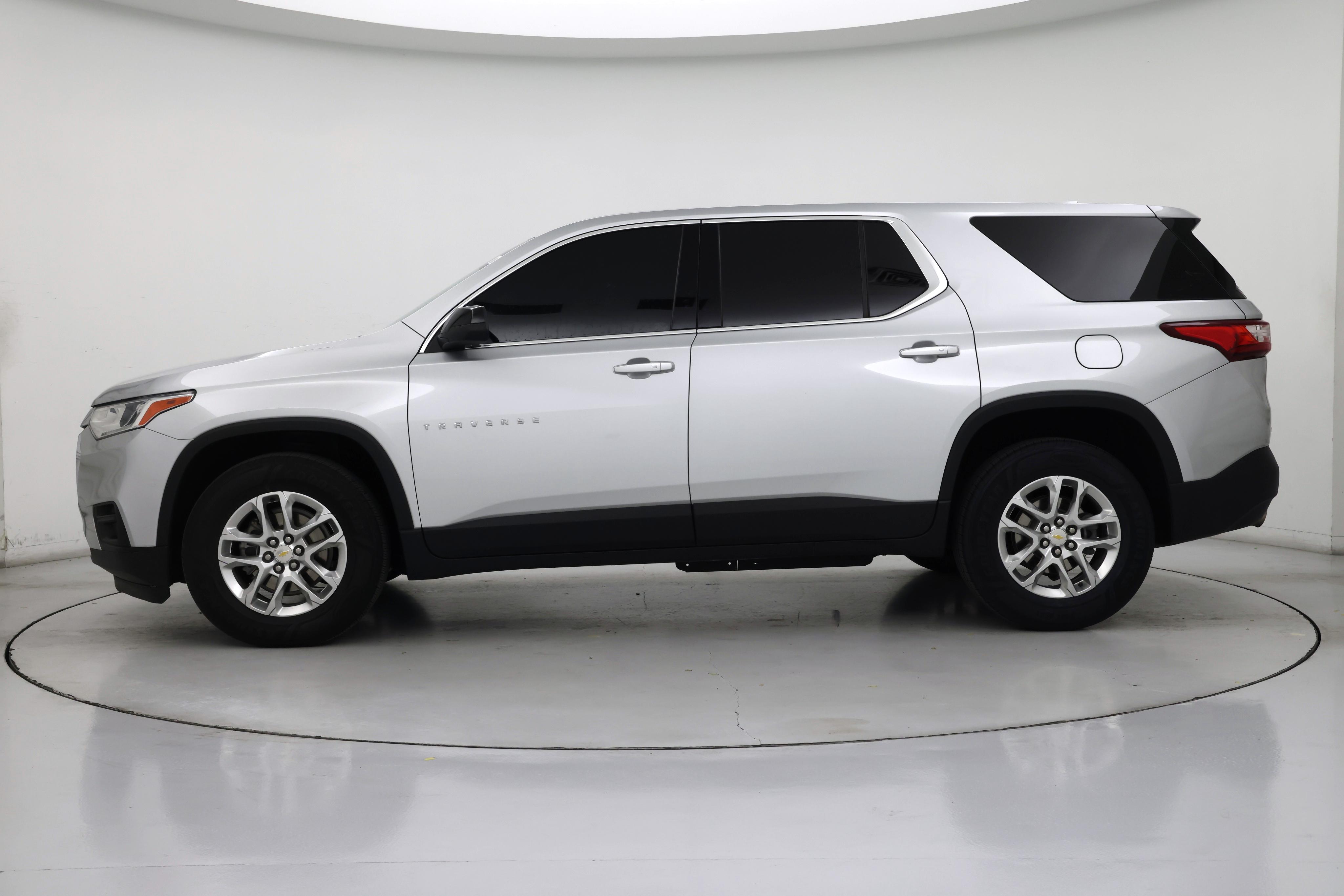 Thumbnail: 2021 Chevrolet Traverse - 3