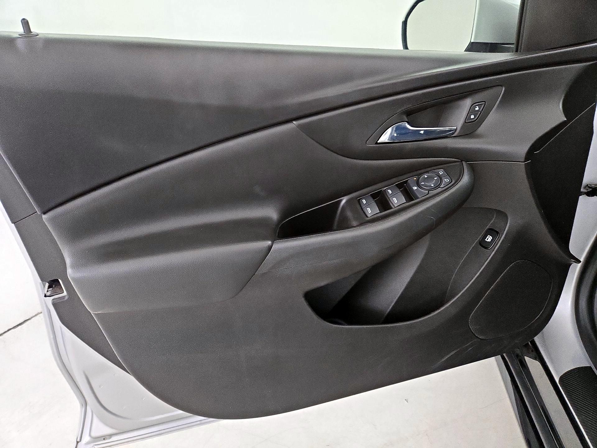 Thumbnail: 2017 Chevrolet Volt - 12