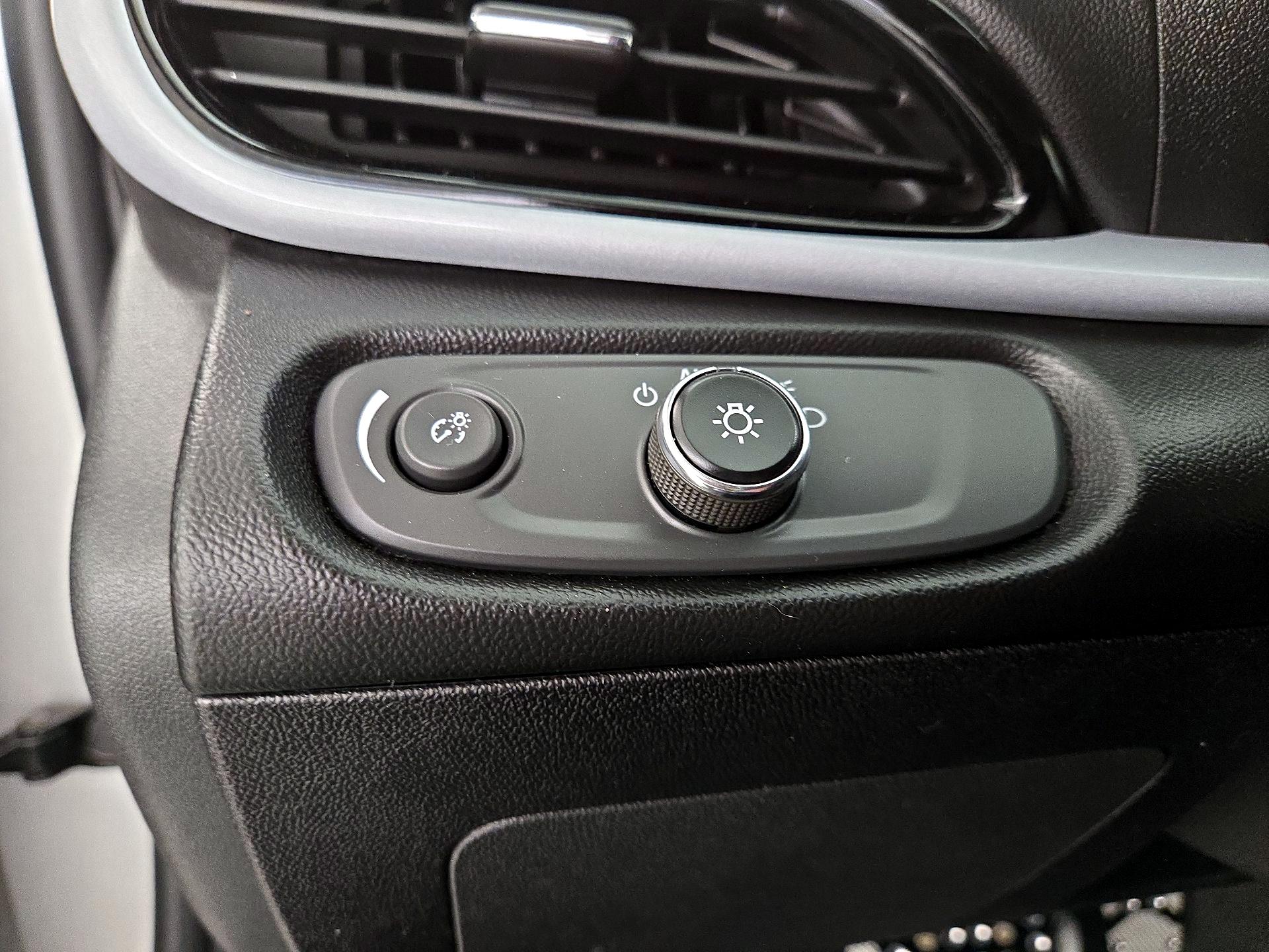 Thumbnail: 2017 Chevrolet Volt - 13