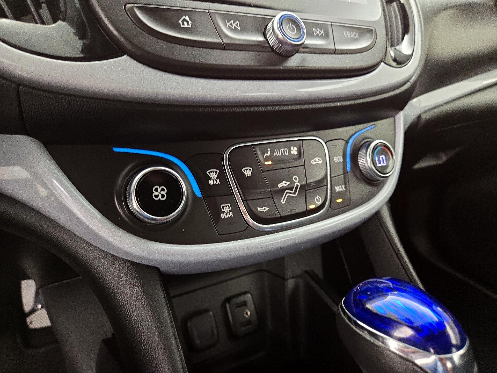 Thumbnail: 2017 Chevrolet Volt - 17