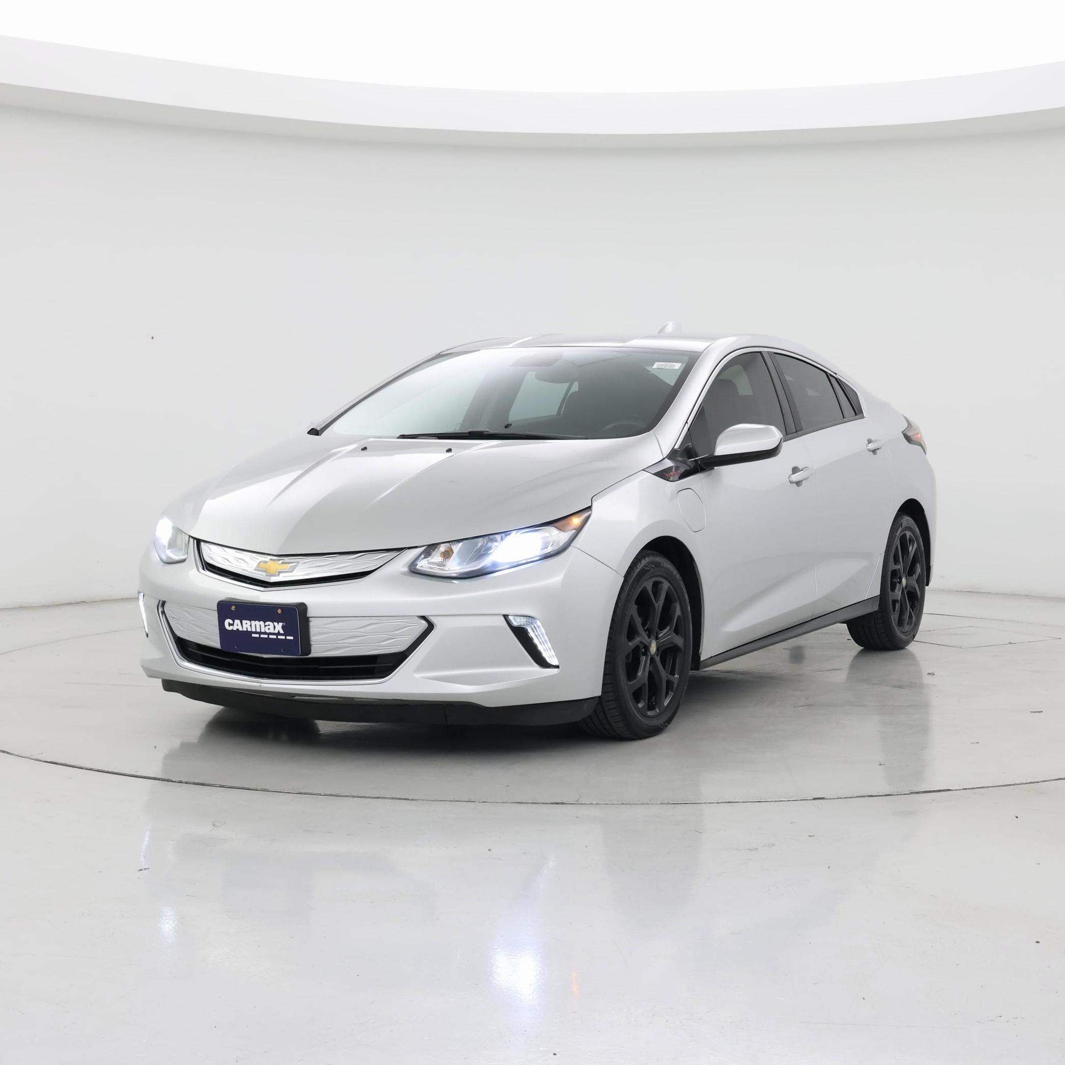 Thumbnail: 2017 Chevrolet Volt - 4