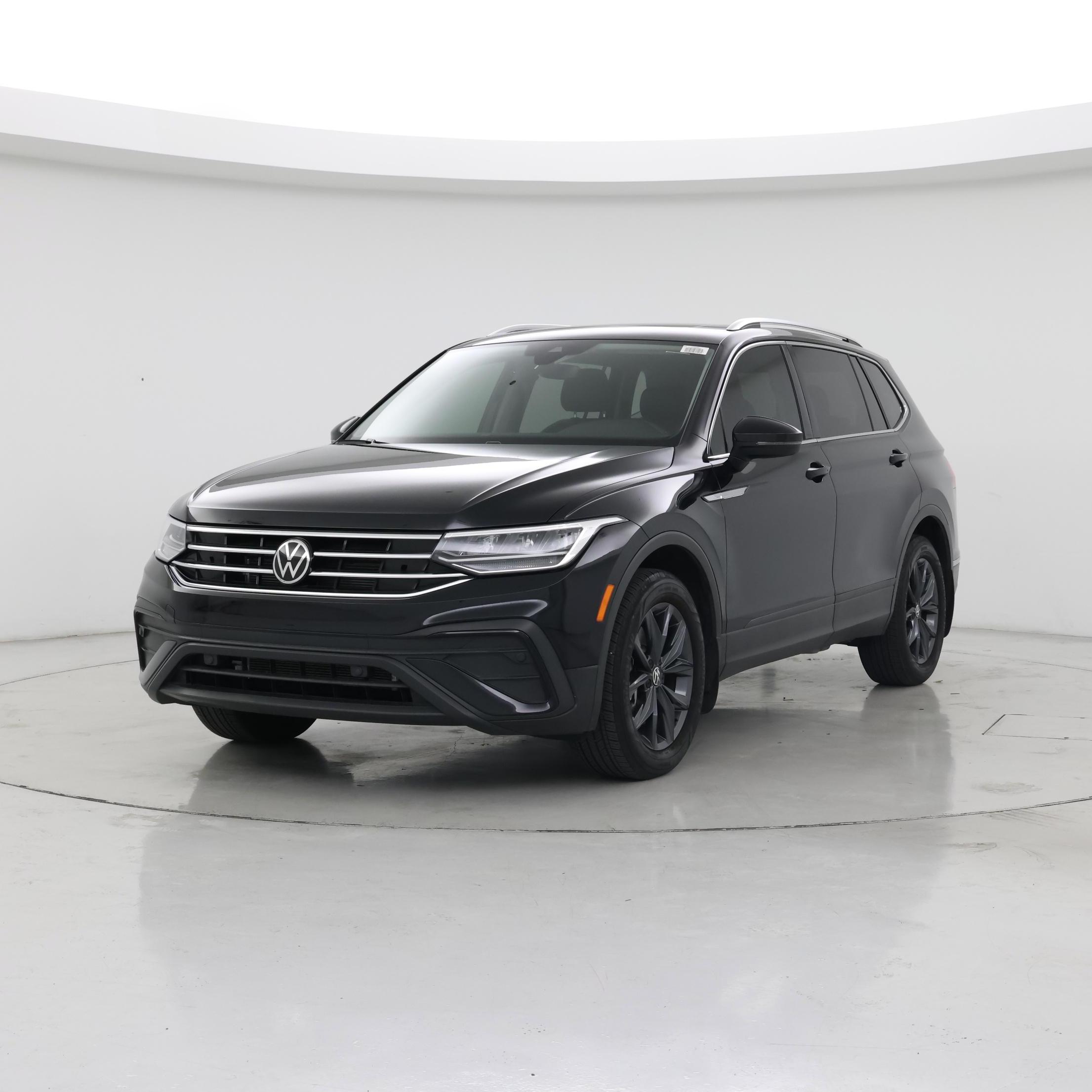 Thumbnail: 2022 Volkswagen Tiguan - 4