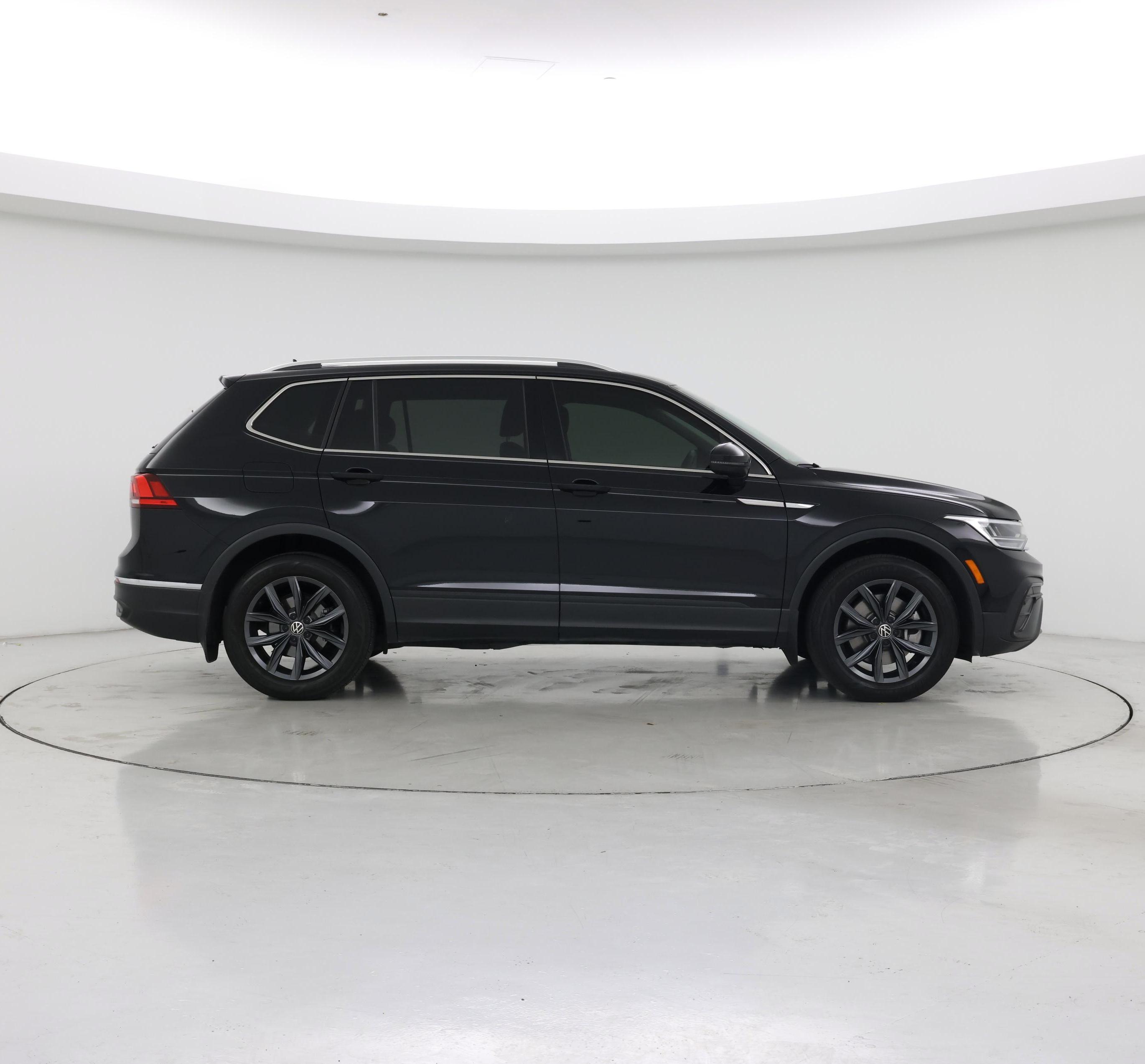Thumbnail: 2022 Volkswagen Tiguan - 7