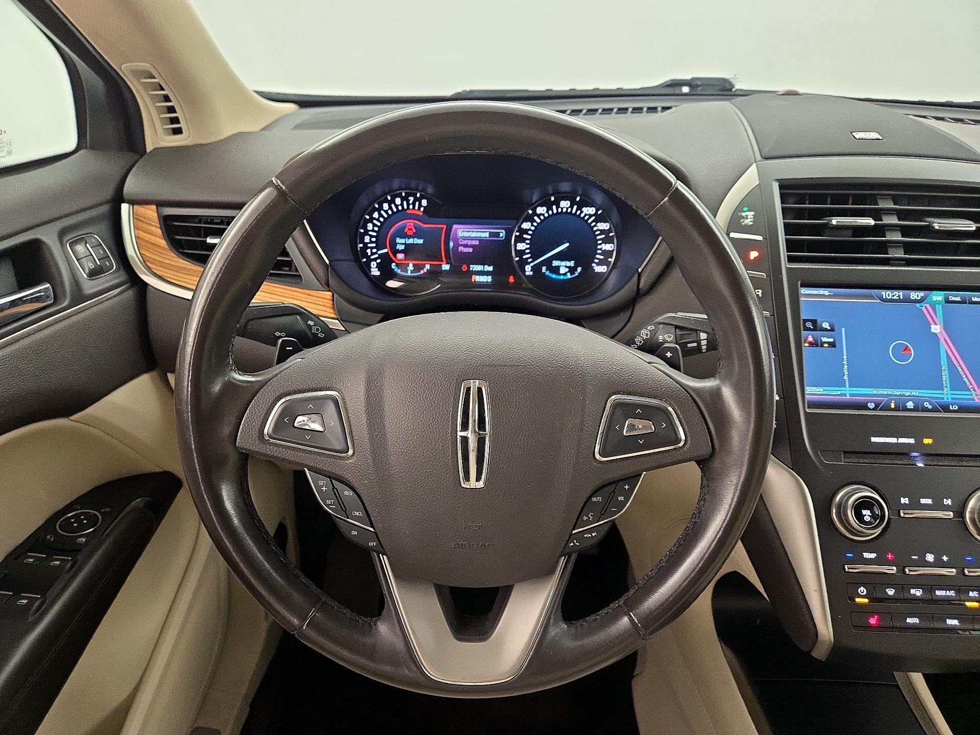 Thumbnail: 2015 Lincoln MKC - 10