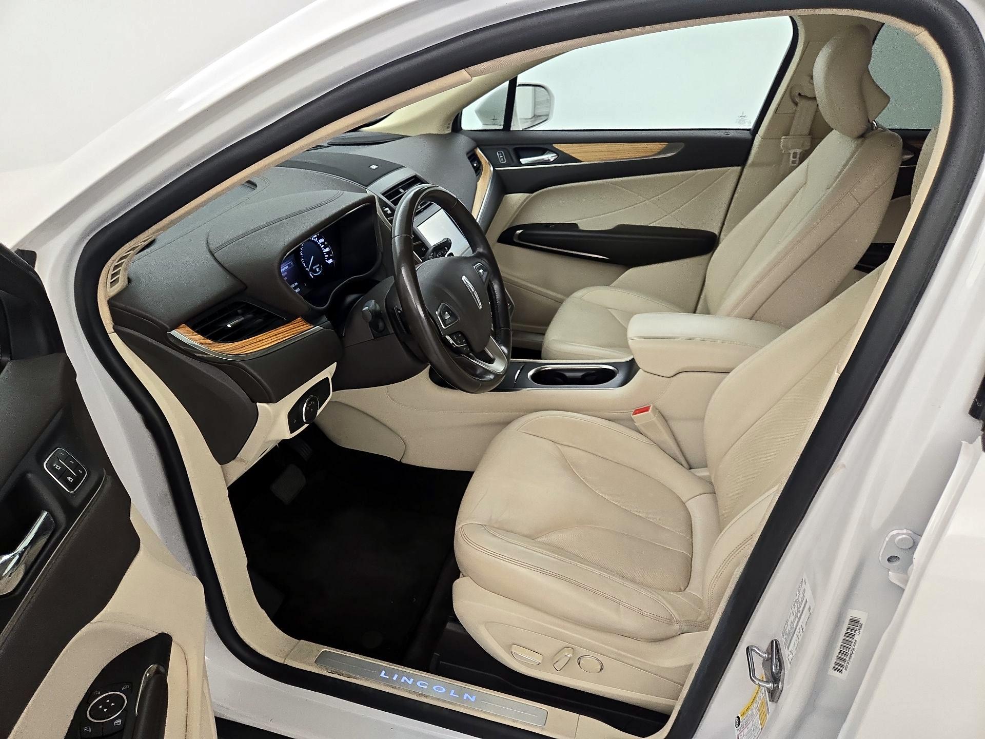 Thumbnail: 2015 Lincoln MKC - 11