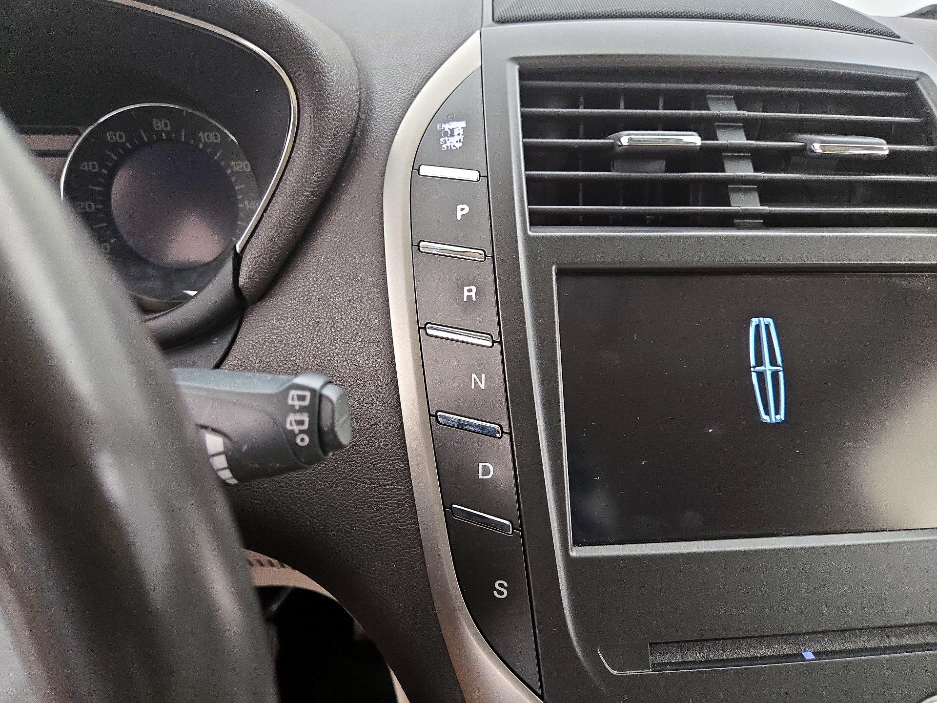 Thumbnail: 2015 Lincoln MKC - 18