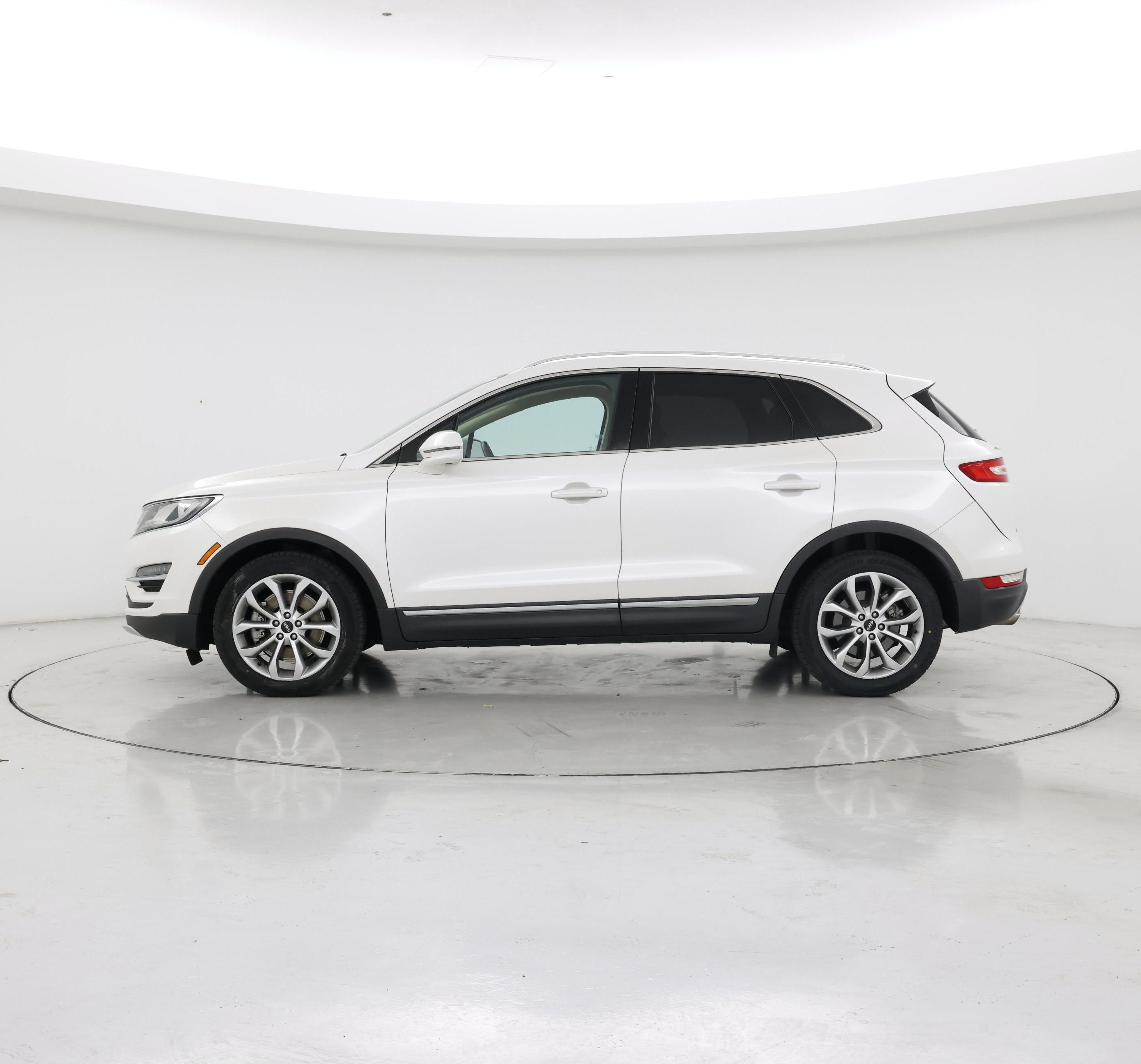 Thumbnail: 2015 Lincoln MKC - 3