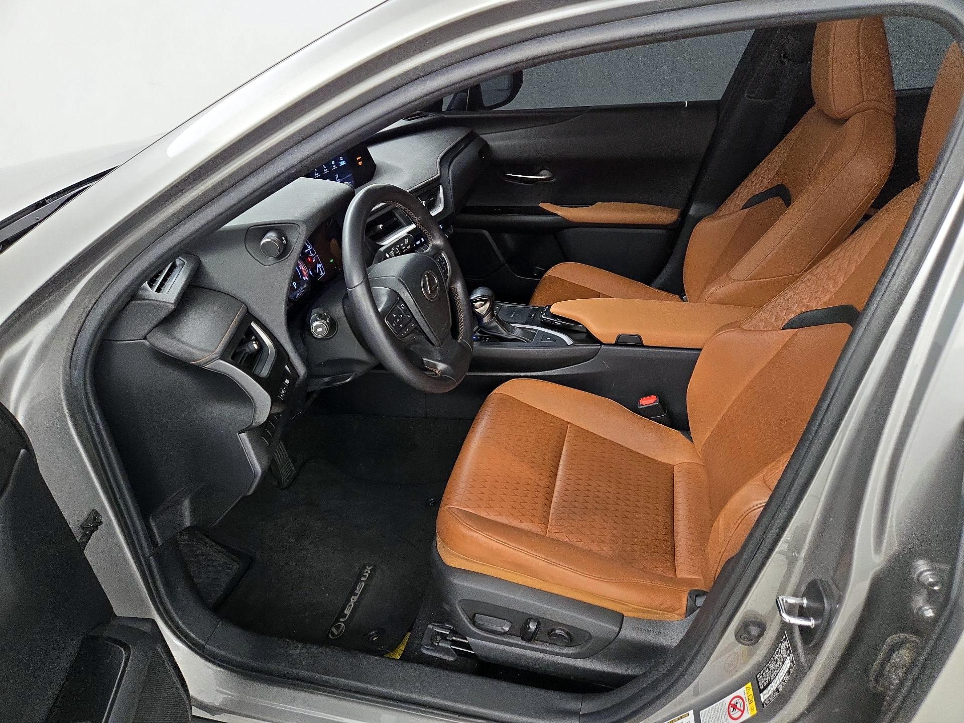 Thumbnail: 2019 Lexus UX - 11